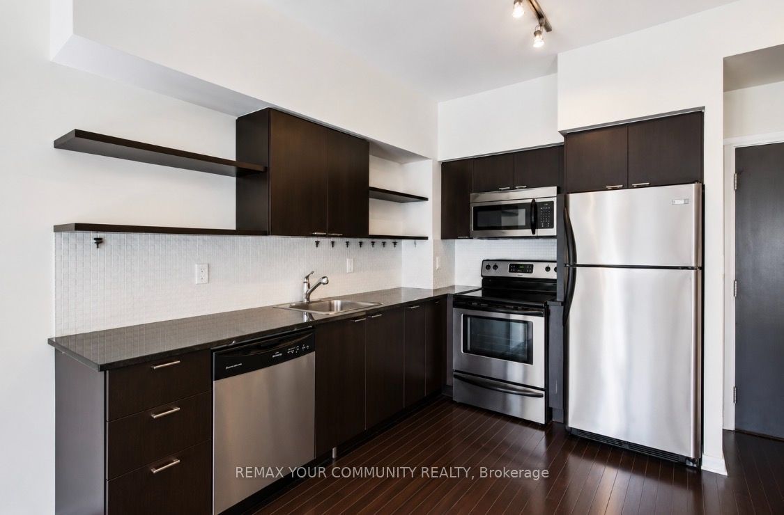 35 Hayden Street 819, Toronto, ON M4Y 3C3 photo 4