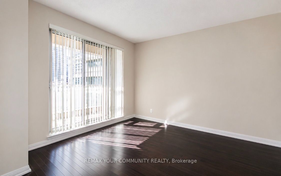 35 Hayden Street 819, Toronto, ON M4Y 3C3 photo 5
