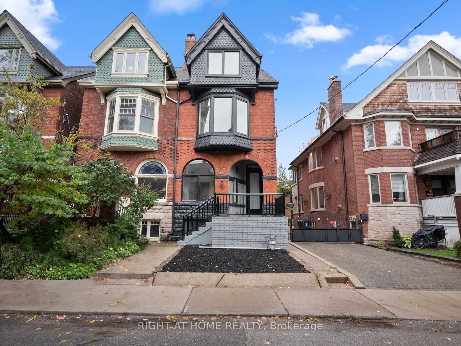 94 Concord Avenue E Unit 1, Toronto, ON M6H 2P3