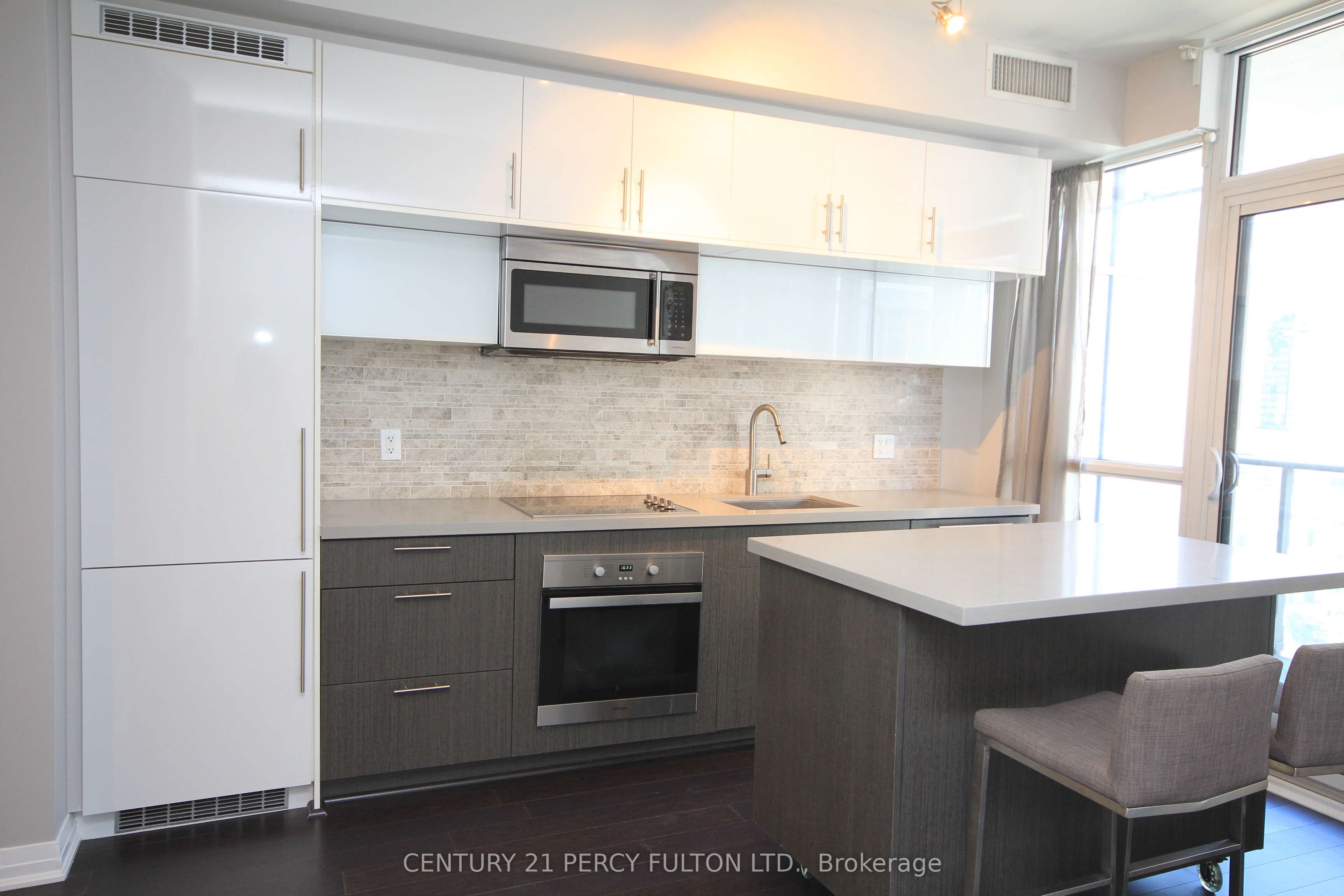 8 Mercer Street 904, Toronto, ON M5V 0C4 photo 3