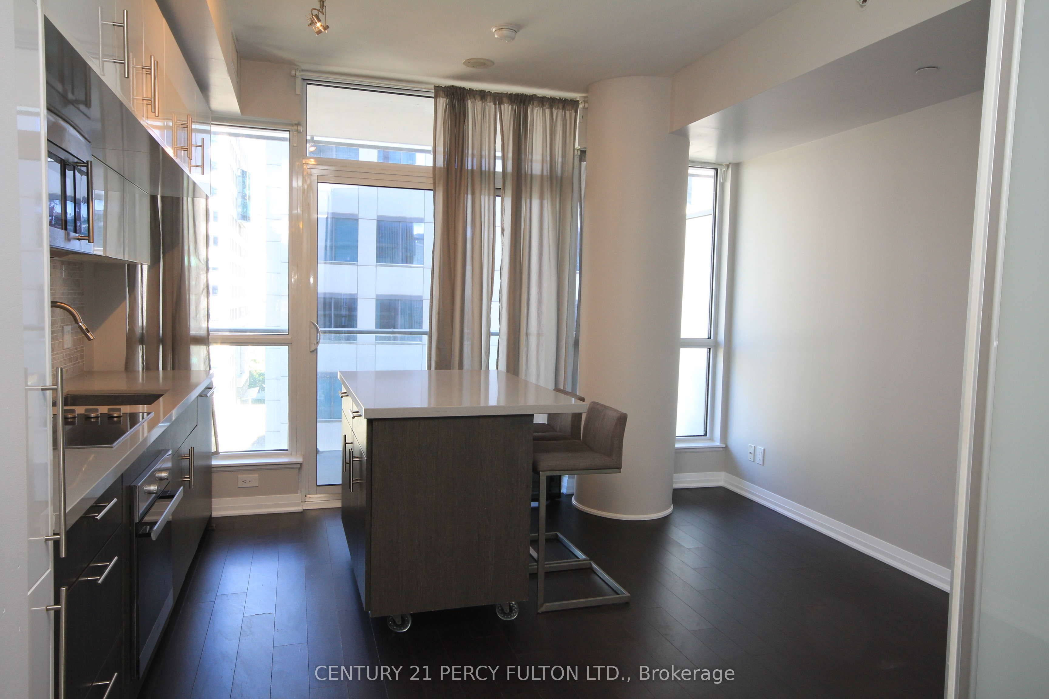 8 Mercer Street 904, Toronto, ON M5V 0C4 photo 4