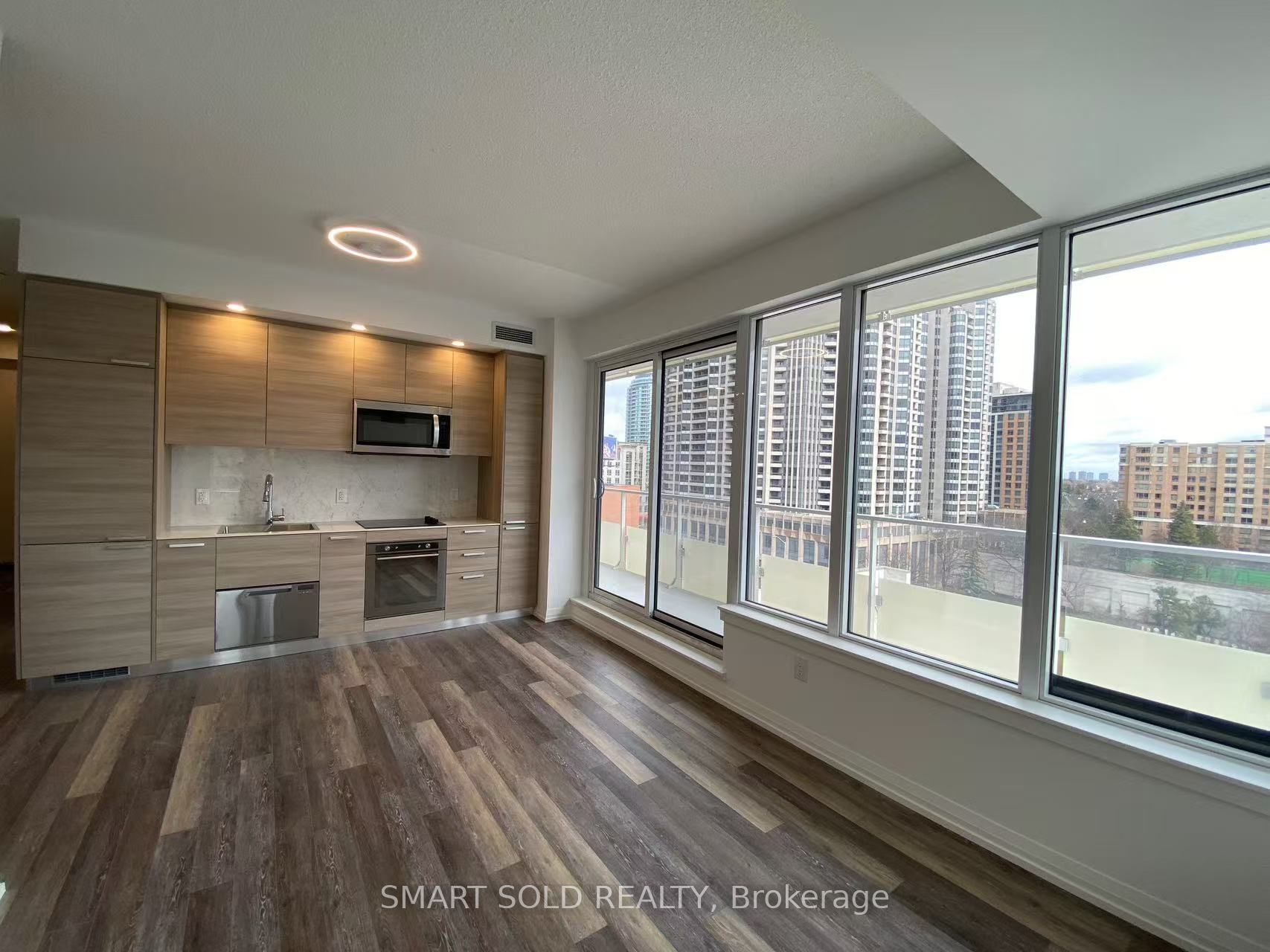 75 Canterbury Place 1002, Toronto, ON M2N 0L2 photo 4