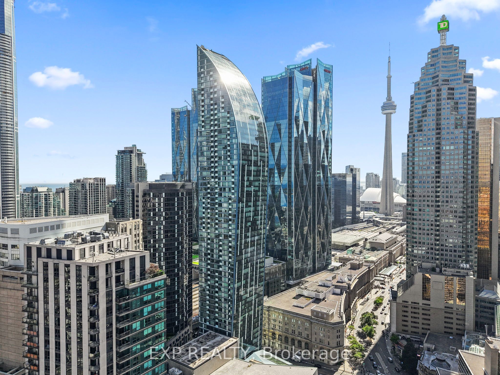 8 The Esplanade 3510, Toronto, ON M5E 0A6