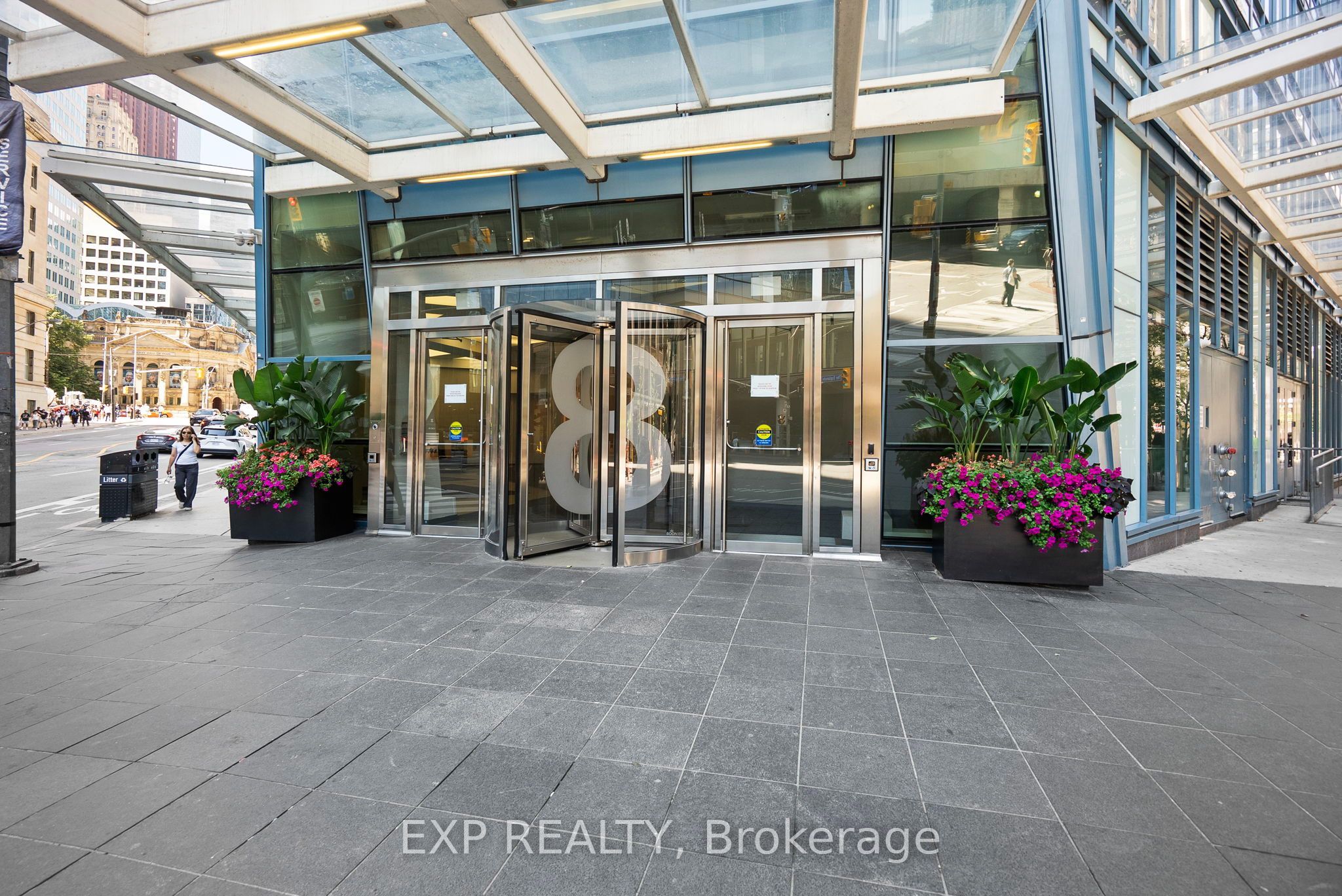 8 The Esplanade 3510, Toronto, ON M5E 0A6 photo 2