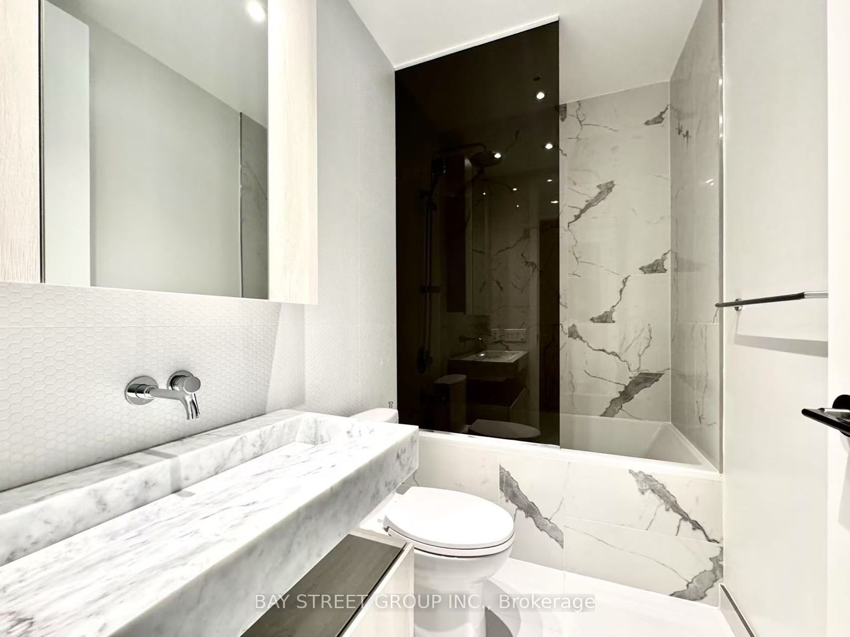 11 Yorkville Avenue 6006, Toronto, ON M4W 0B7 photo 3