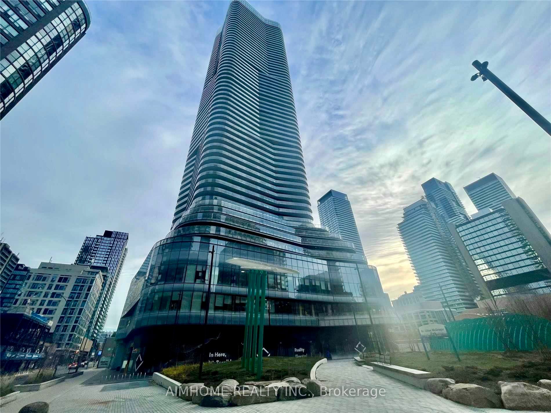 11 Wellesley Street W 3310, Toronto, ON M4Y 0G4