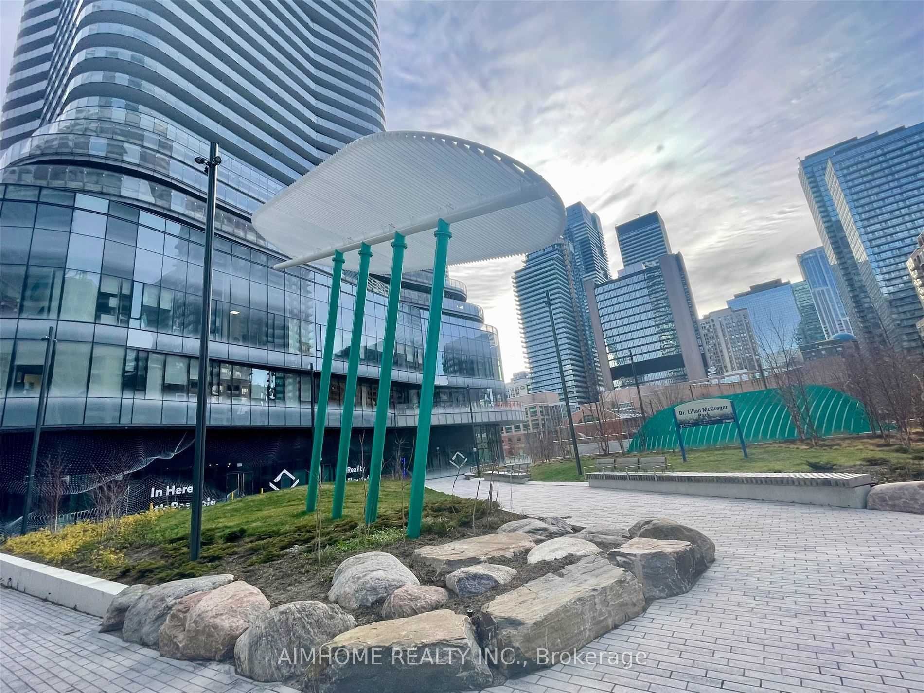 11 Wellesley Street W 3310, Toronto, ON M4Y 0G4 photo 2