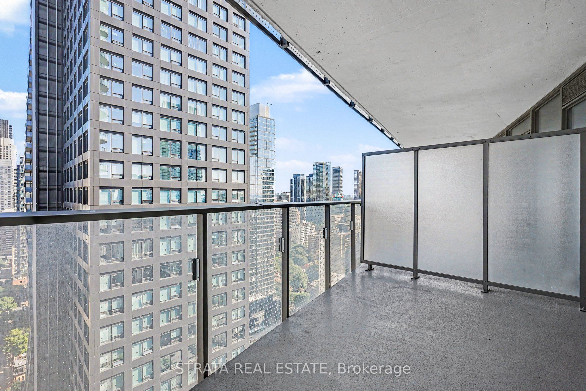 11 Wellesley Street W 2810, Toronto, ON M4Y 0G4 photo 5