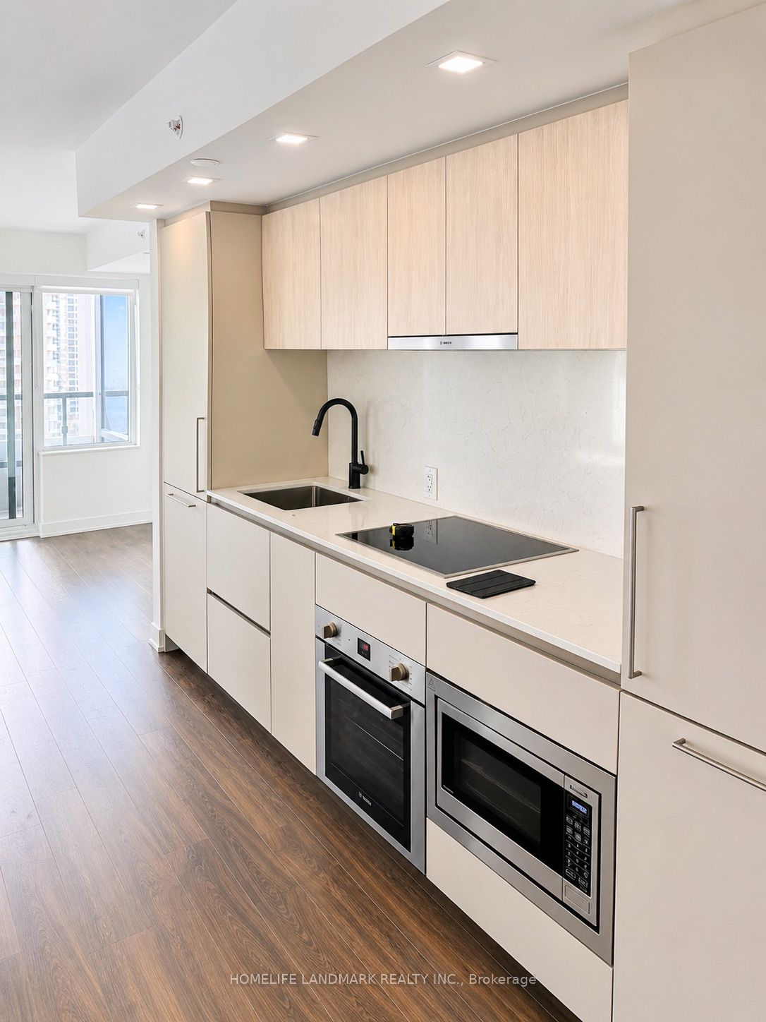 609 Sherbourne Street 1811, Toronto, ON M4X 0A4 photo 3