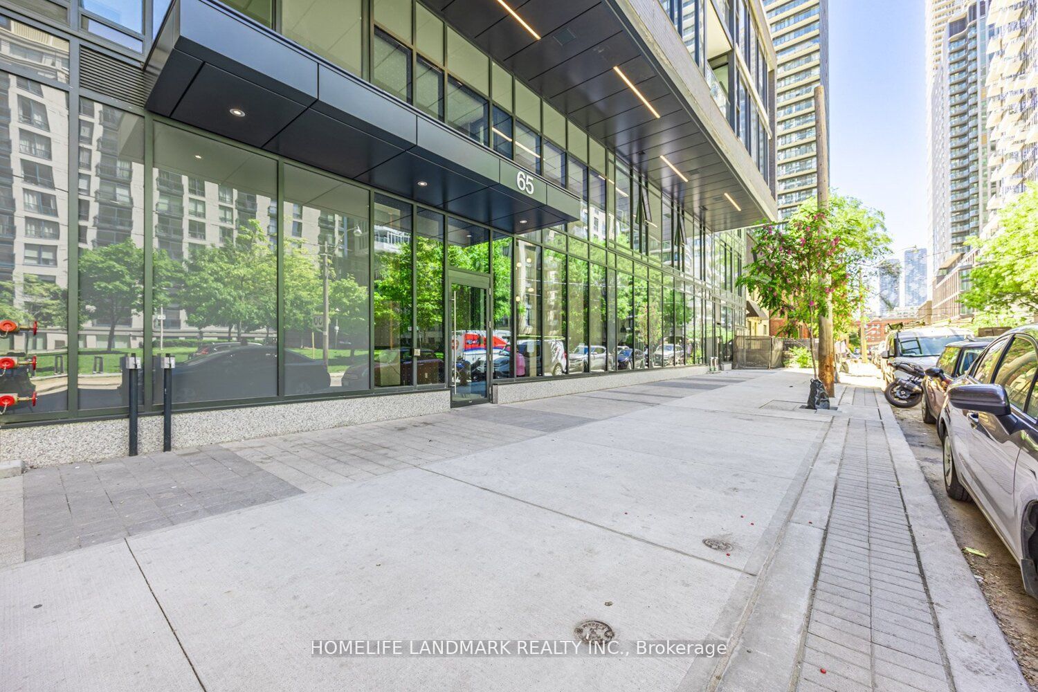 65 Mutual Street 2301, Toronto, ON M5B 2A9 photo 2