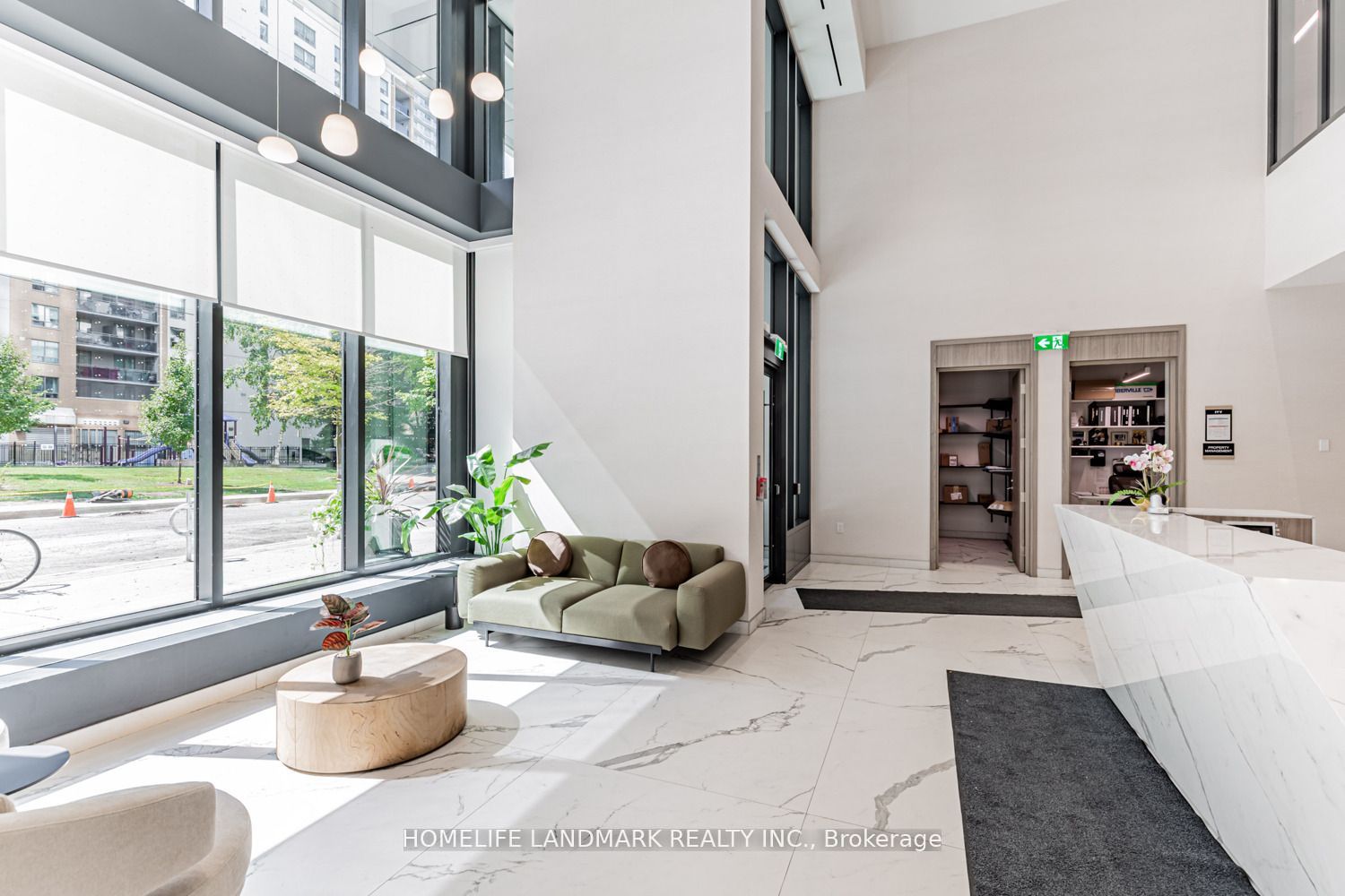 65 Mutual Street 2301, Toronto, ON M5B 2A9 photo 3