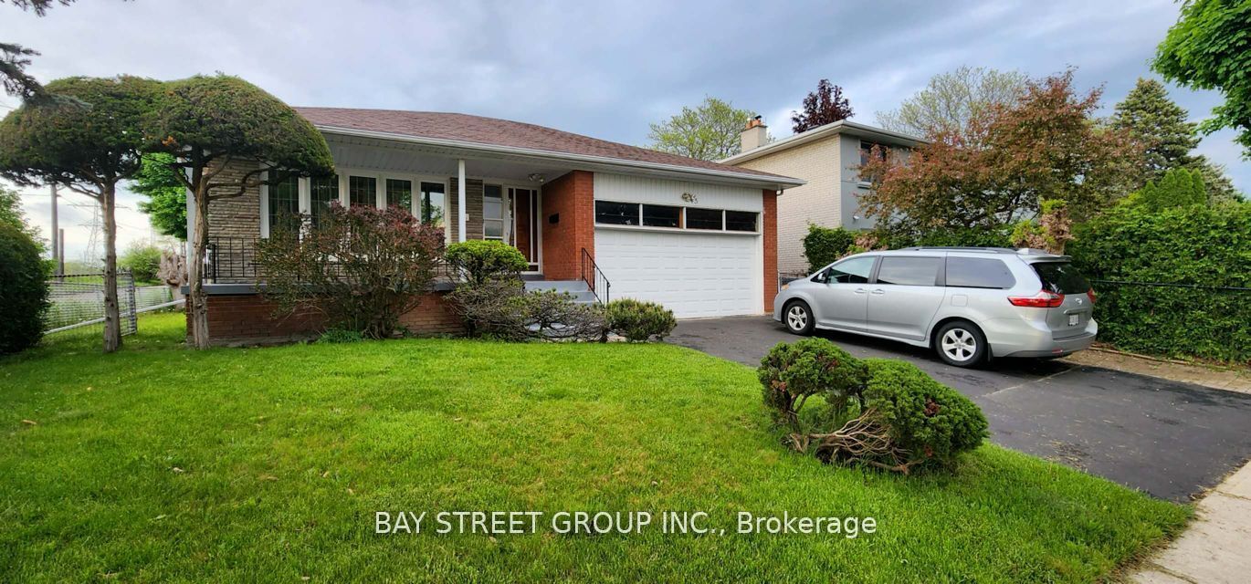 45 PINEWAY Boulevard Room1, Toronto, ON M2H 1A5