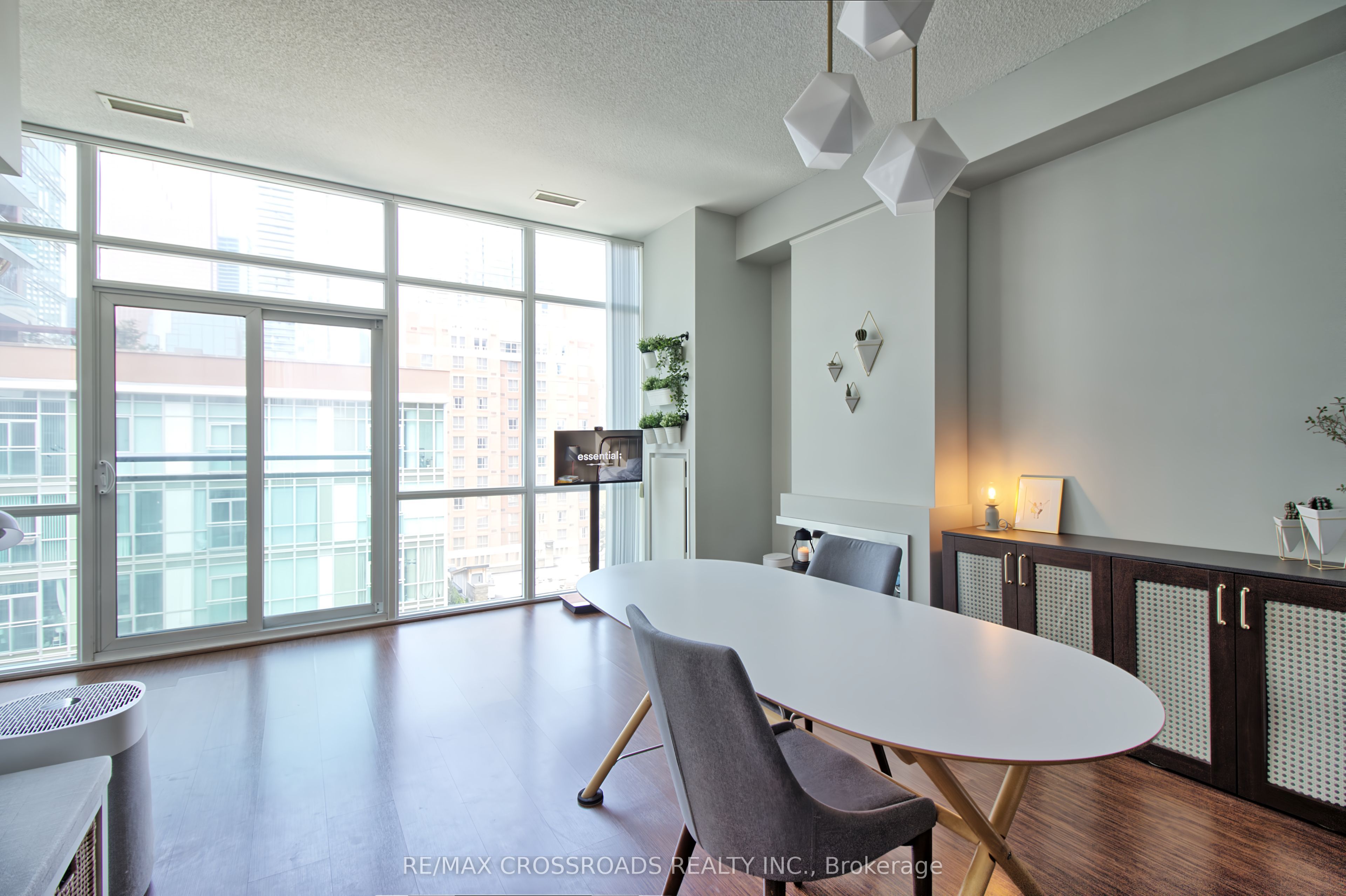 112 George Street S805, Toronto, ON M5A 2M5 photo 3