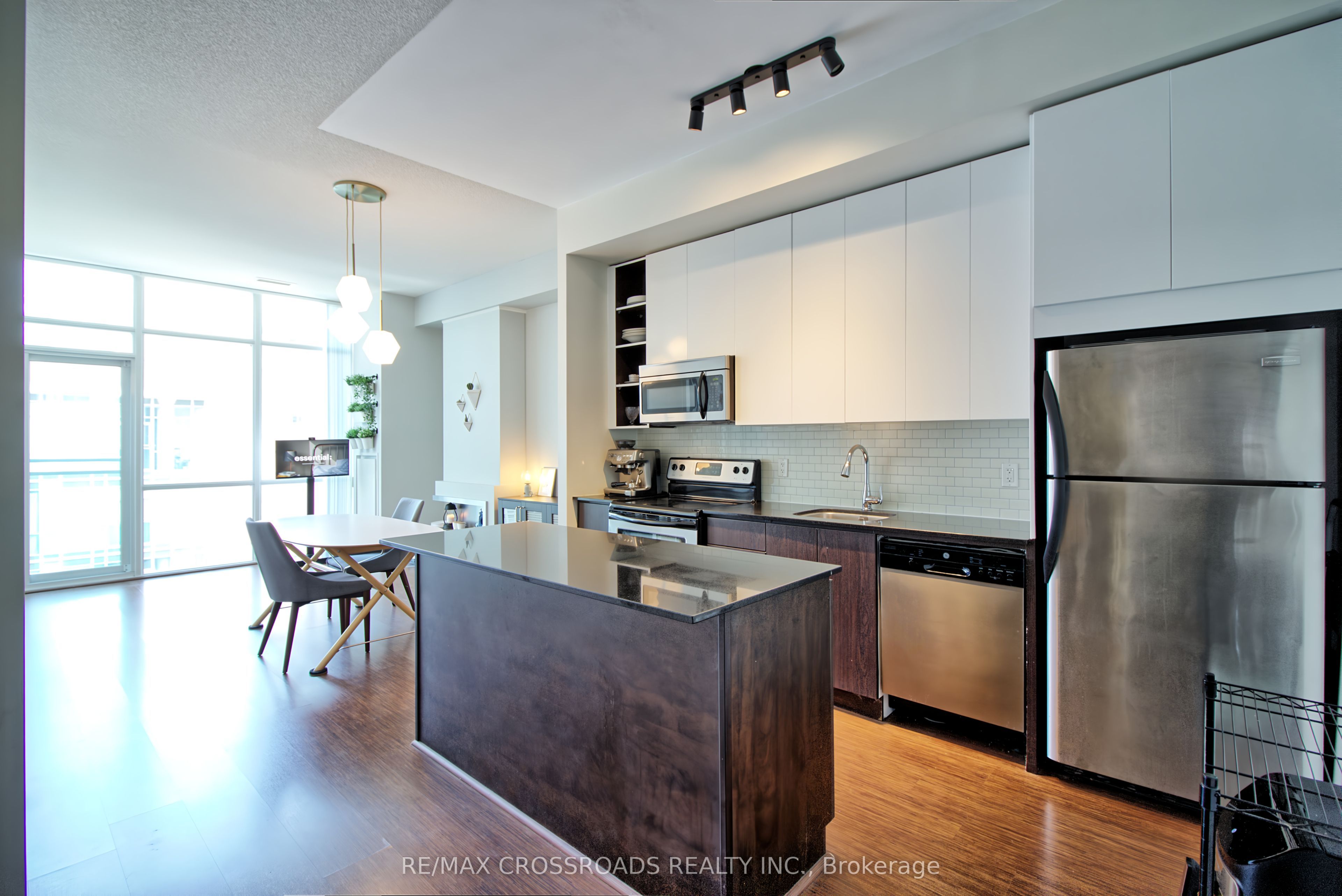 112 George Street S805, Toronto, ON M5A 2M5 photo 5