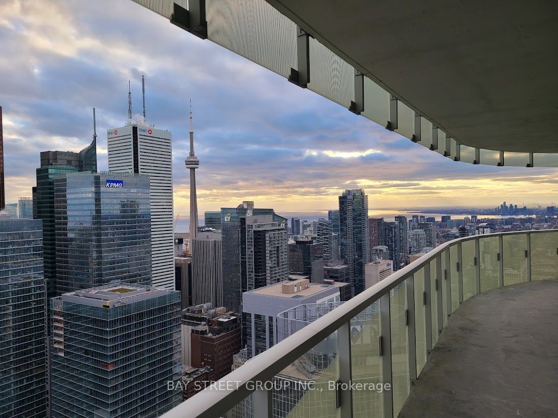 197 Yonge Street 5709, Toronto, ON M5B 0C1 photo 2