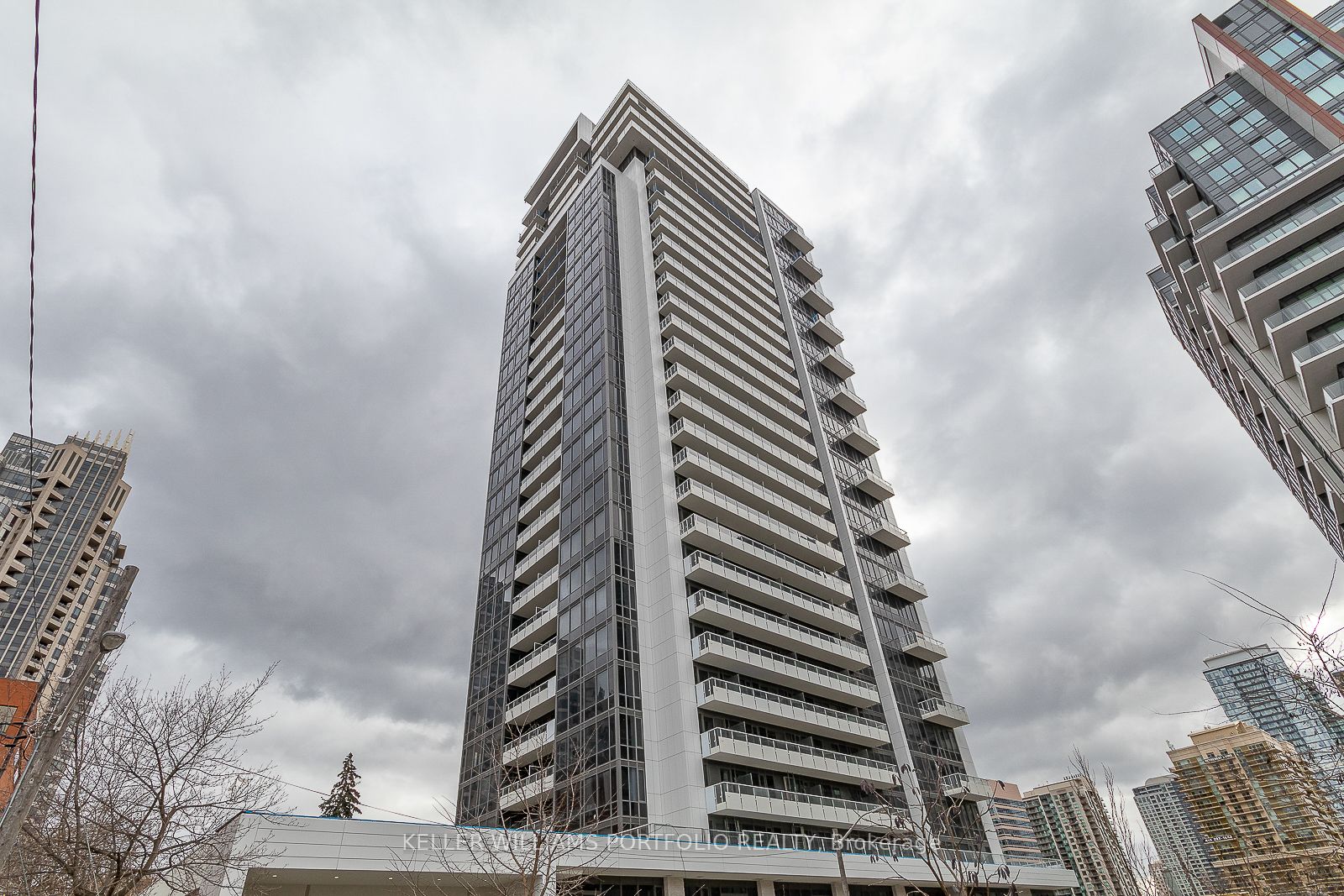 75 Canterbury Place 608, Toronto, ON M2N 0L2