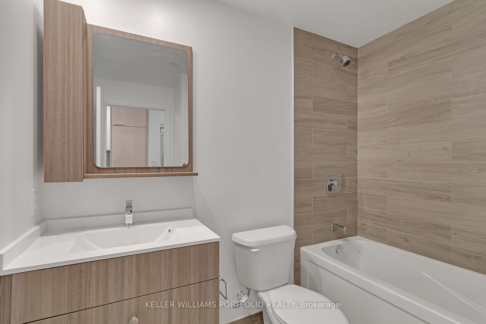 75 Canterbury Place 608, Toronto, ON M2N 0L2 photo 3