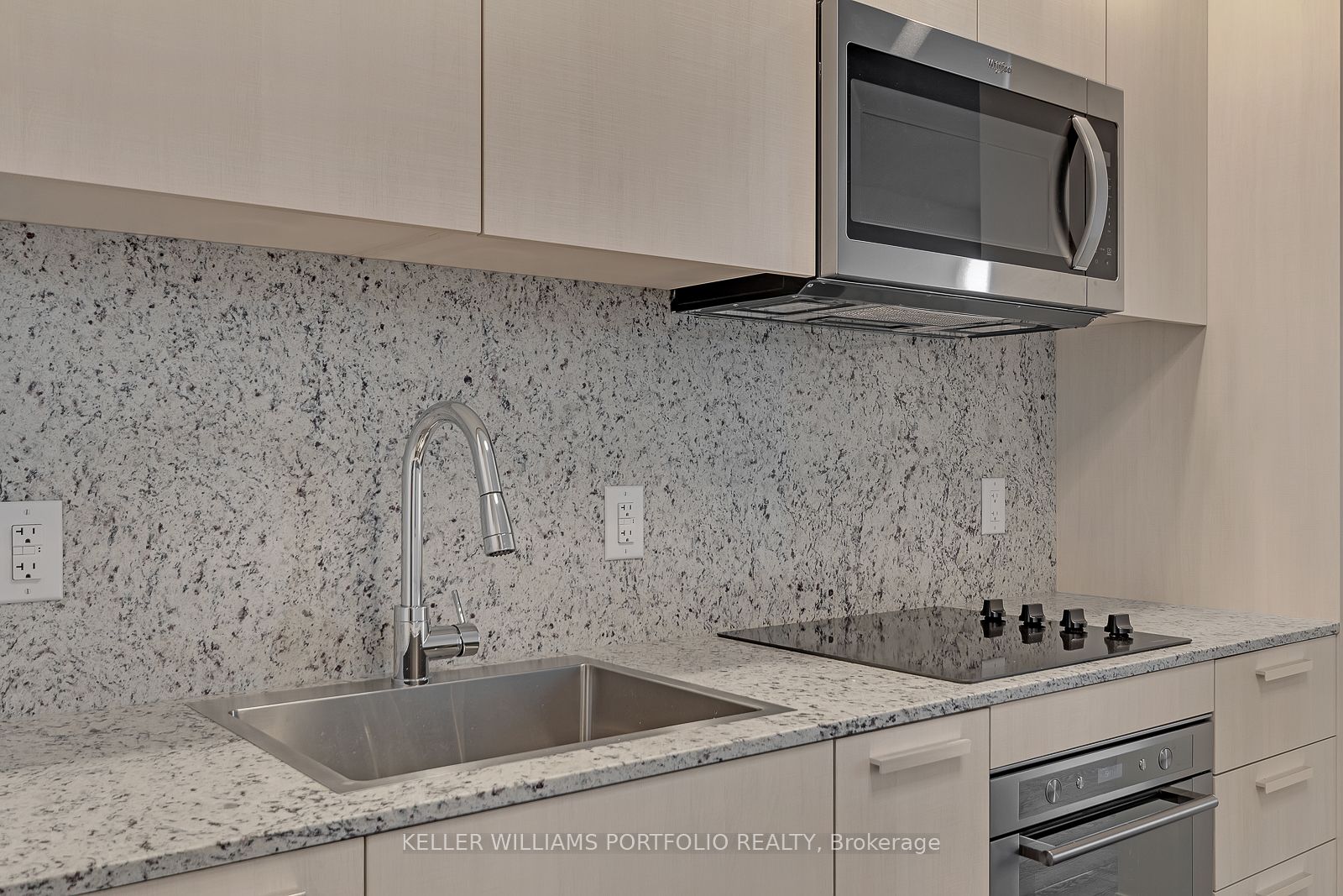 75 Canterbury Place 608, Toronto, ON M2N 0L2 photo 5