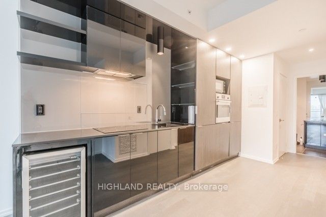 70 Temperance Street 1404, Toronto, ON M5H 4E8 photo 5