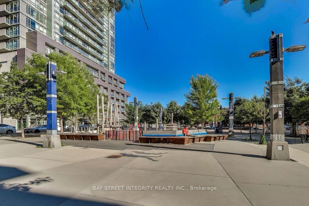 36 Lisgar Street 602W, Toronto, ON M6J 0C7 photo 5