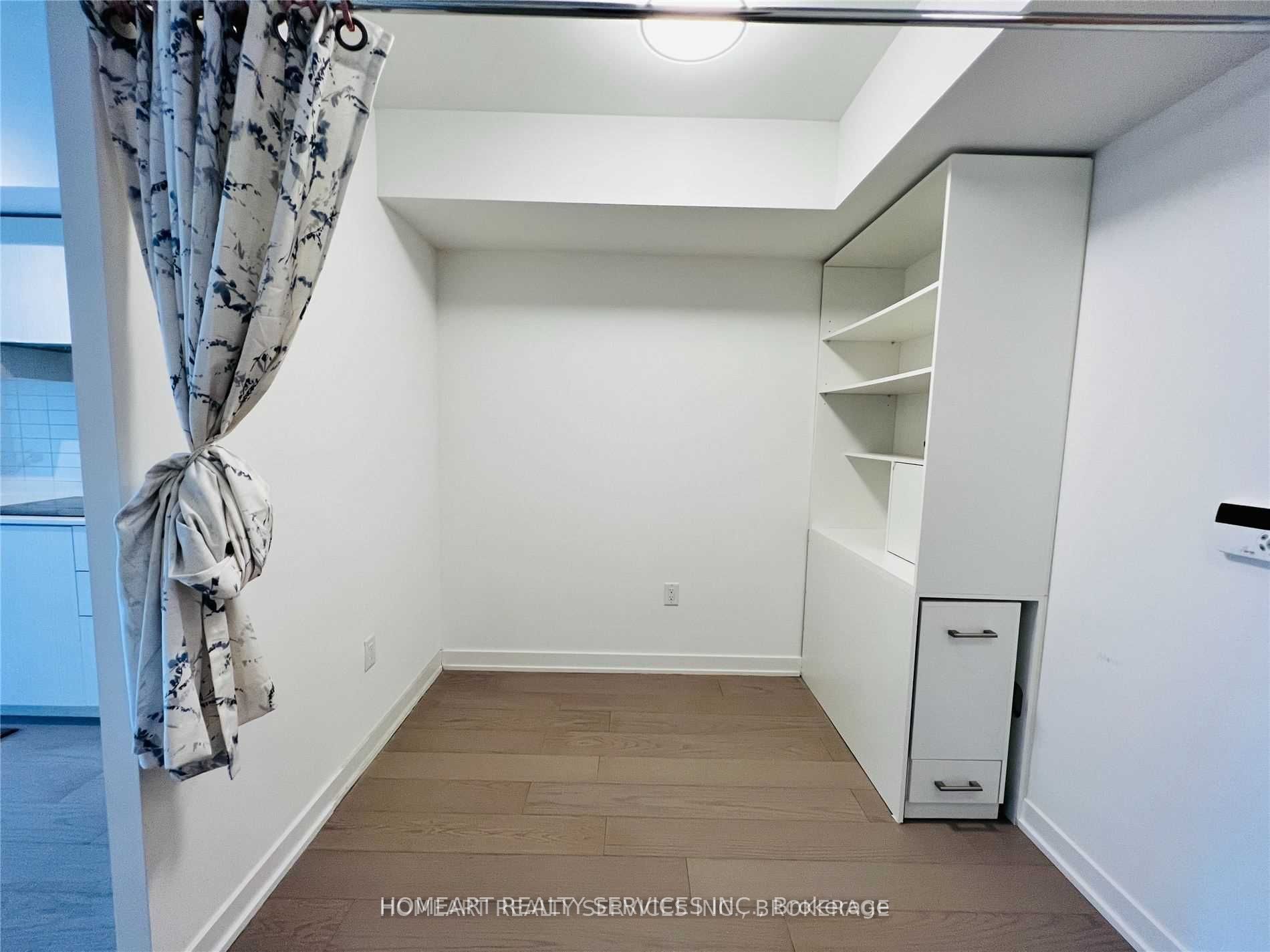 11 Wellesley Street W 1309, Toronto, ON M4Y 0G4 photo 4