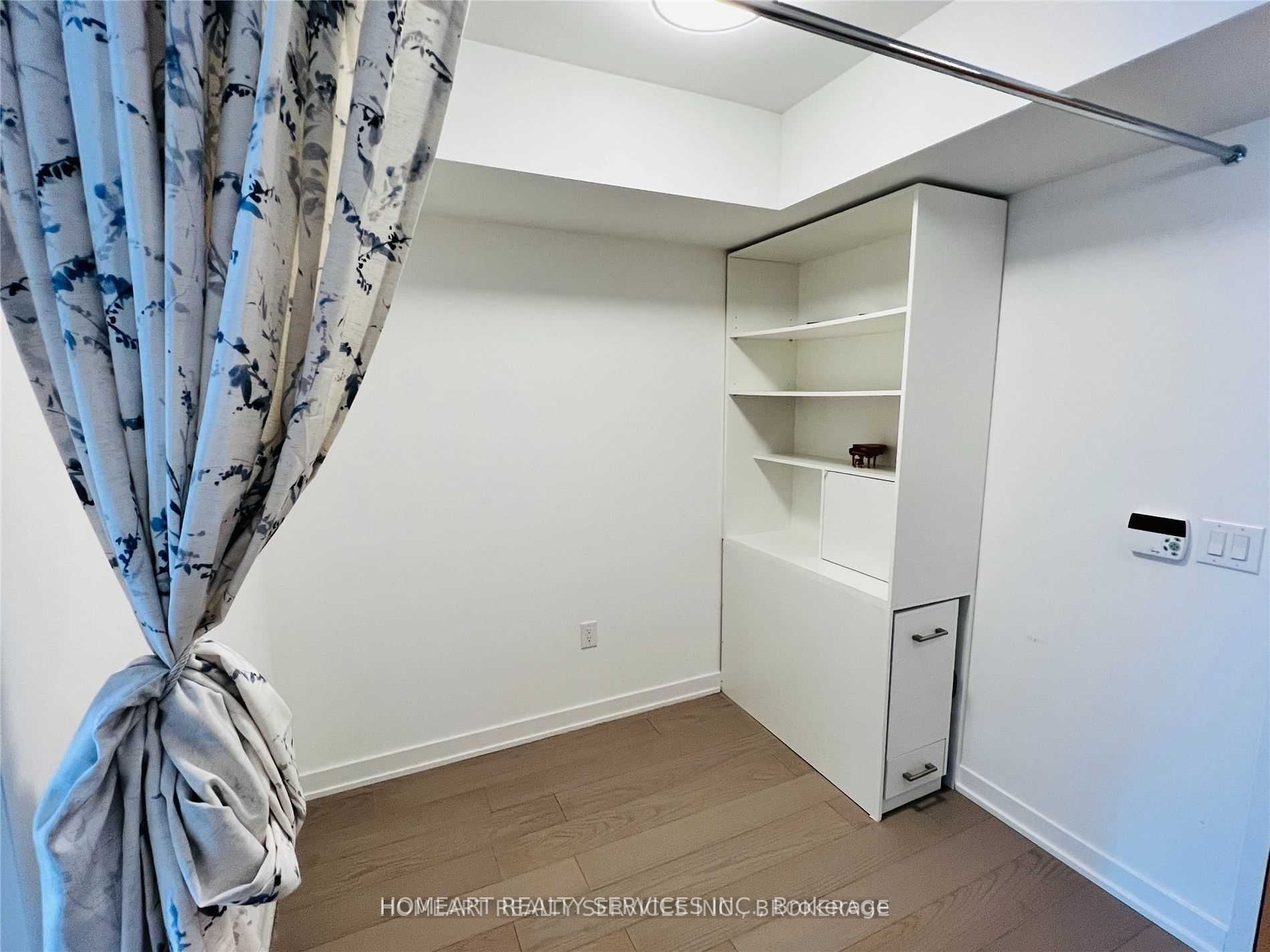 11 Wellesley Street W 1309, Toronto, ON M4Y 0G4 photo 5