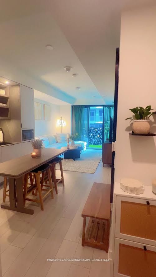 55 Charles Street E 2909, Toronto, ON M4Y 0J1 photo 3