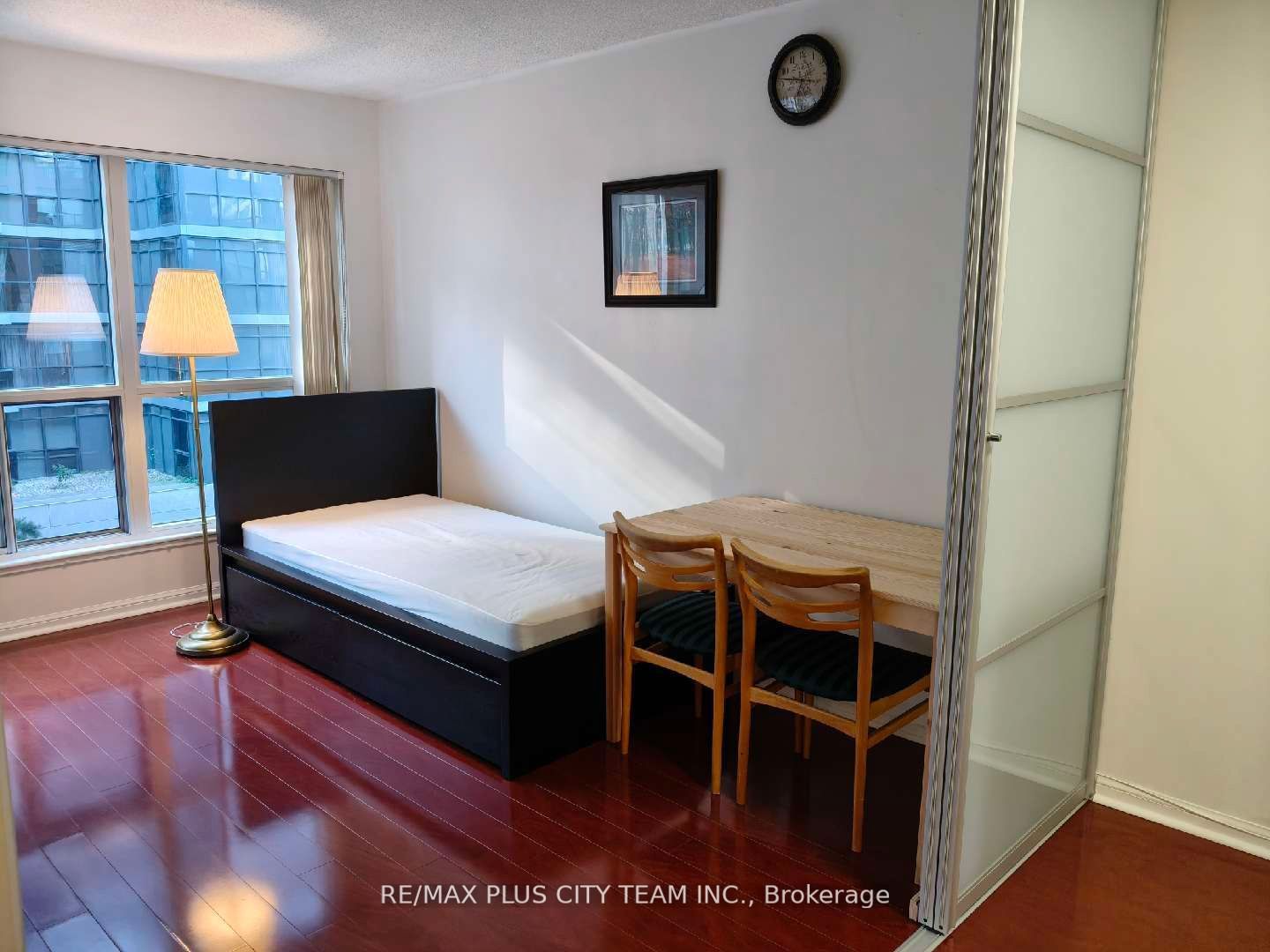 7 Carlton Street 401, Toronto, ON M5B 2M3 photo 4