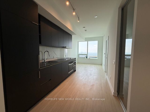 8 Wellesley Street 5802, Toronto, ON M4Y 0J5 photo 3