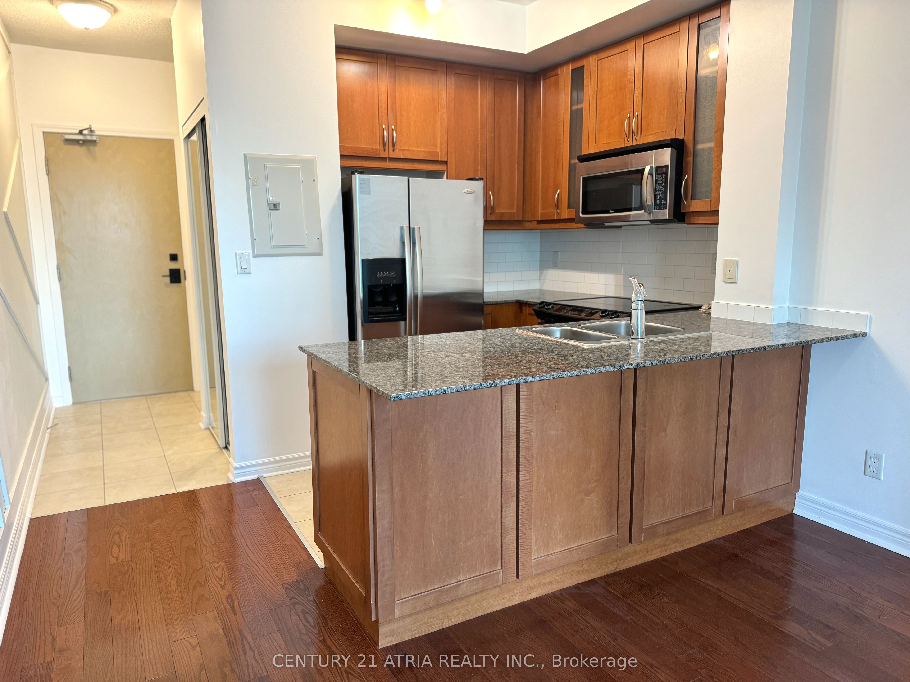 18 Holmes Avenue 1006, Toronto, ON M2N 0E1 photo 2