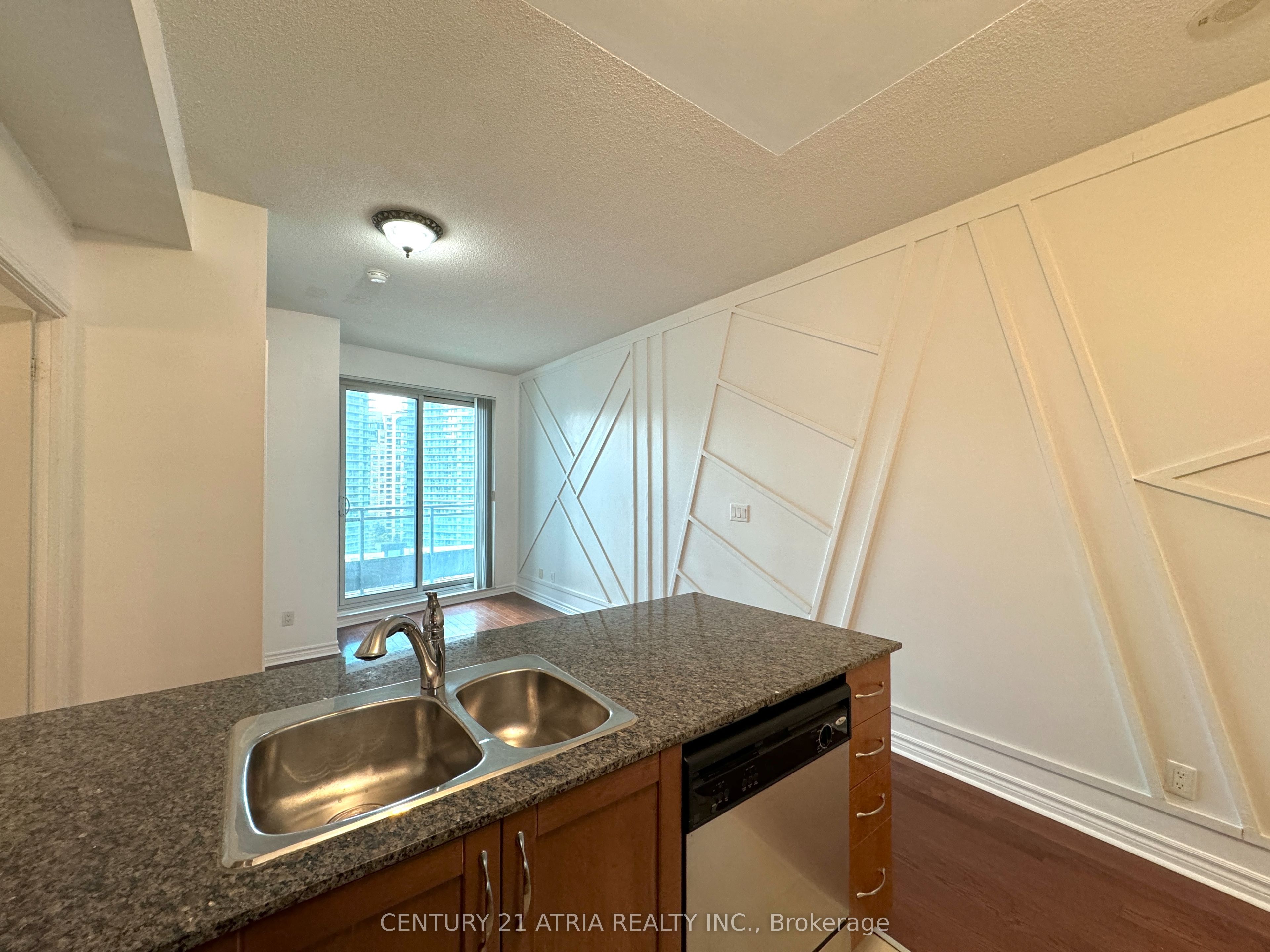 18 Holmes Avenue 1006, Toronto, ON M2N 0E1 photo 4