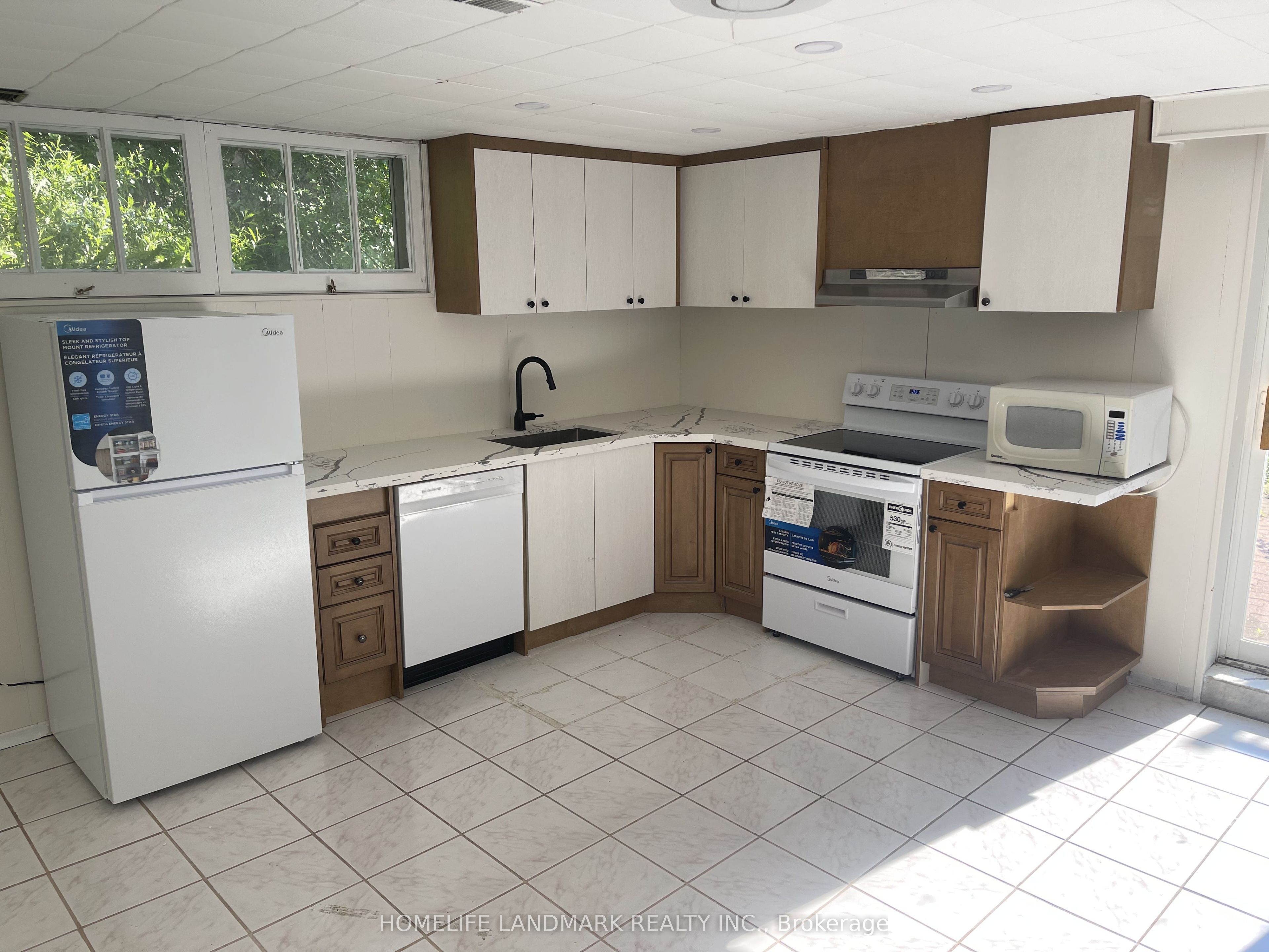 Basement - 74 Valentine Drive, Toronto, ON M3A 3J8 photo 2