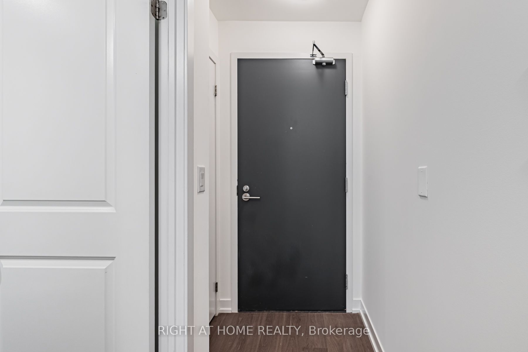 105 George Street 312, Toronto, ON M5A 0L4 photo 3