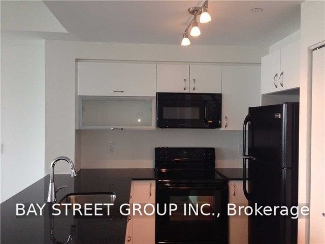 150 East Liberty Street 511, Toronto, ON M6K 3R5 photo 4
