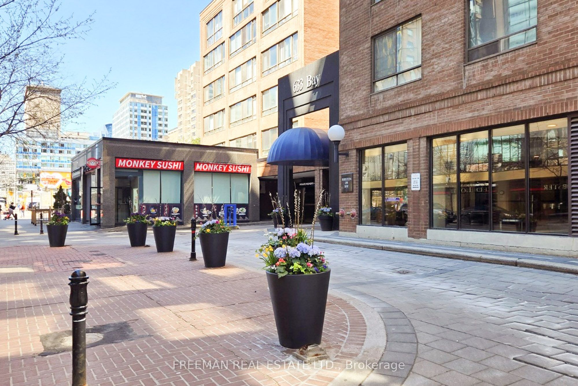 633 Bay Street 1021, Toronto, ON M5G 2G4