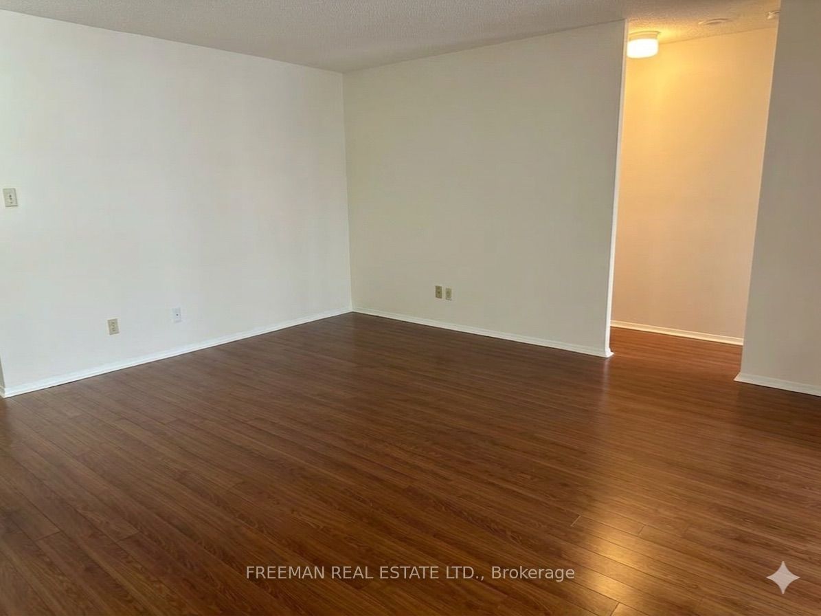 633 Bay Street 1021, Toronto, ON M5G 2G4 photo 4