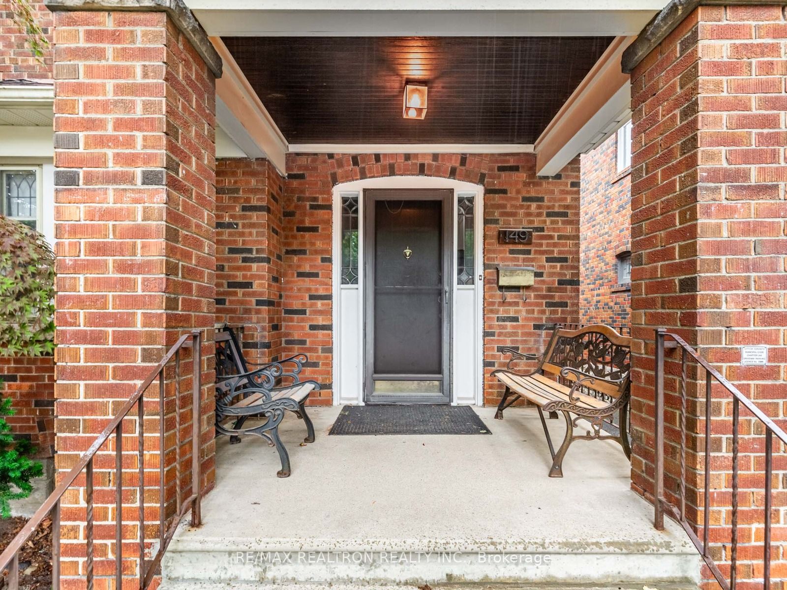 149 Eastbourne Avenue, Toronto, ON M5P 2G5 photo 2
