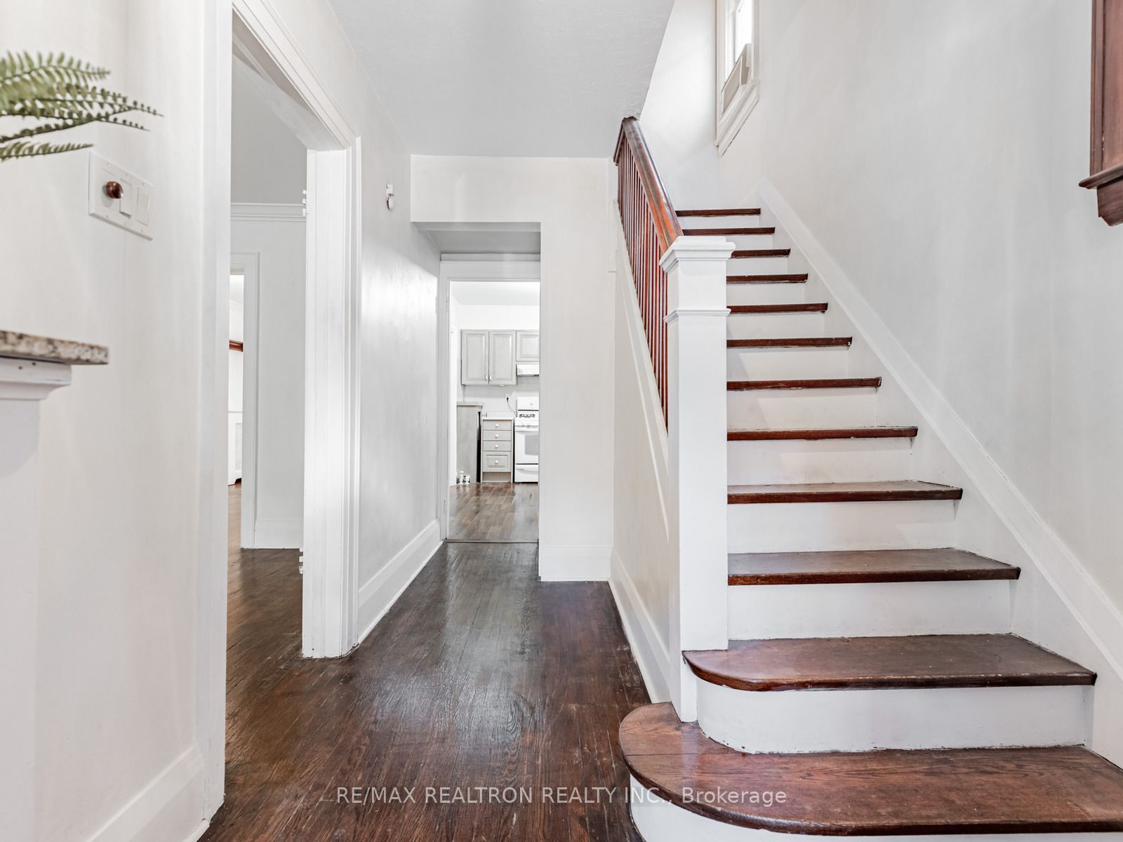 149 Eastbourne Avenue, Toronto, ON M5P 2G5 photo 4
