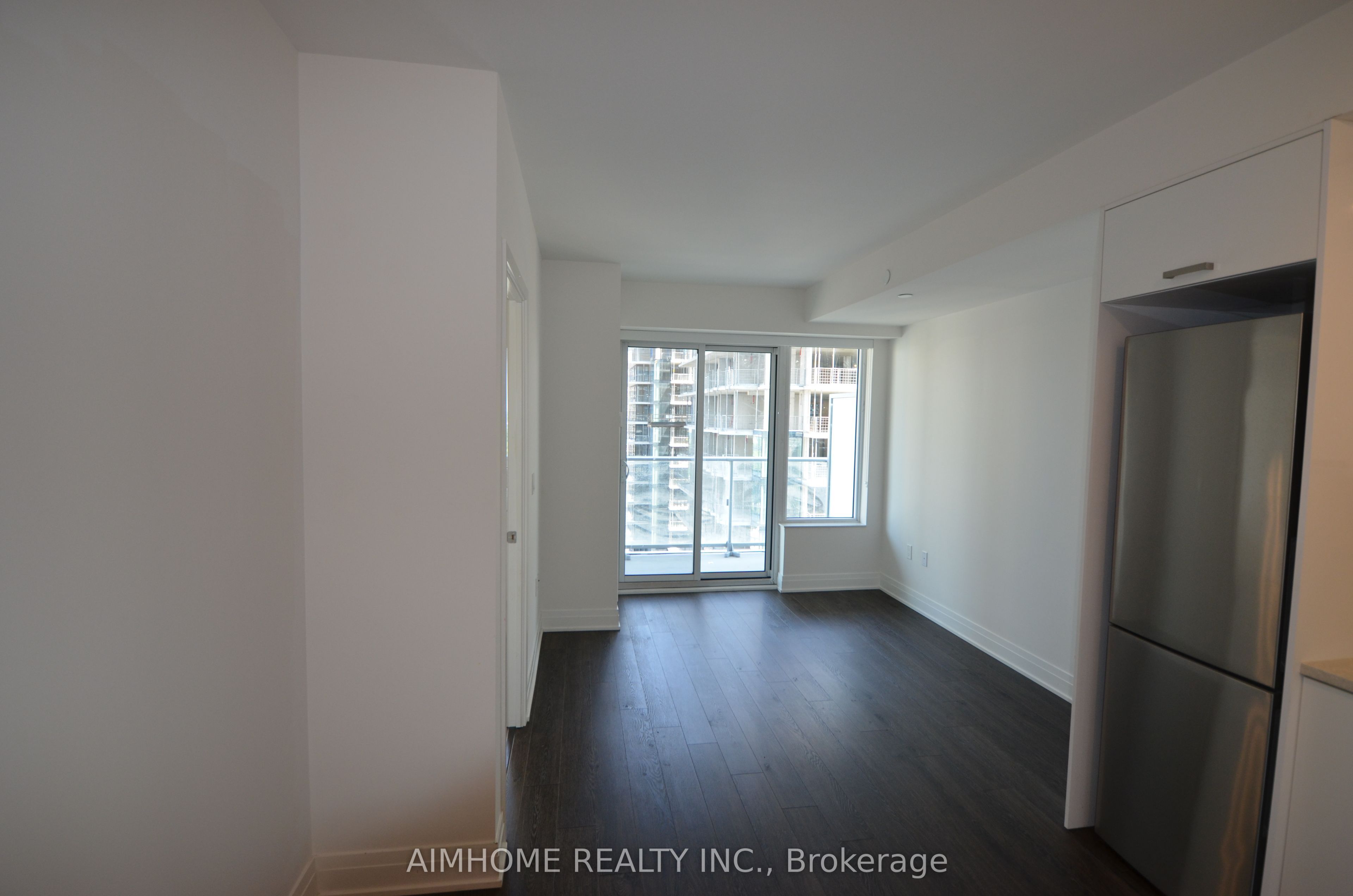 99 Broadway Avenue 2202, Toronto, ON M4P 0E3 photo 2