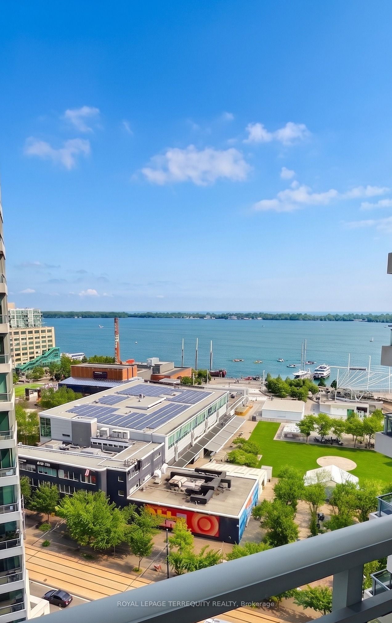 230 Queens Quay W 1812, Toronto, ON M5J 2Y7