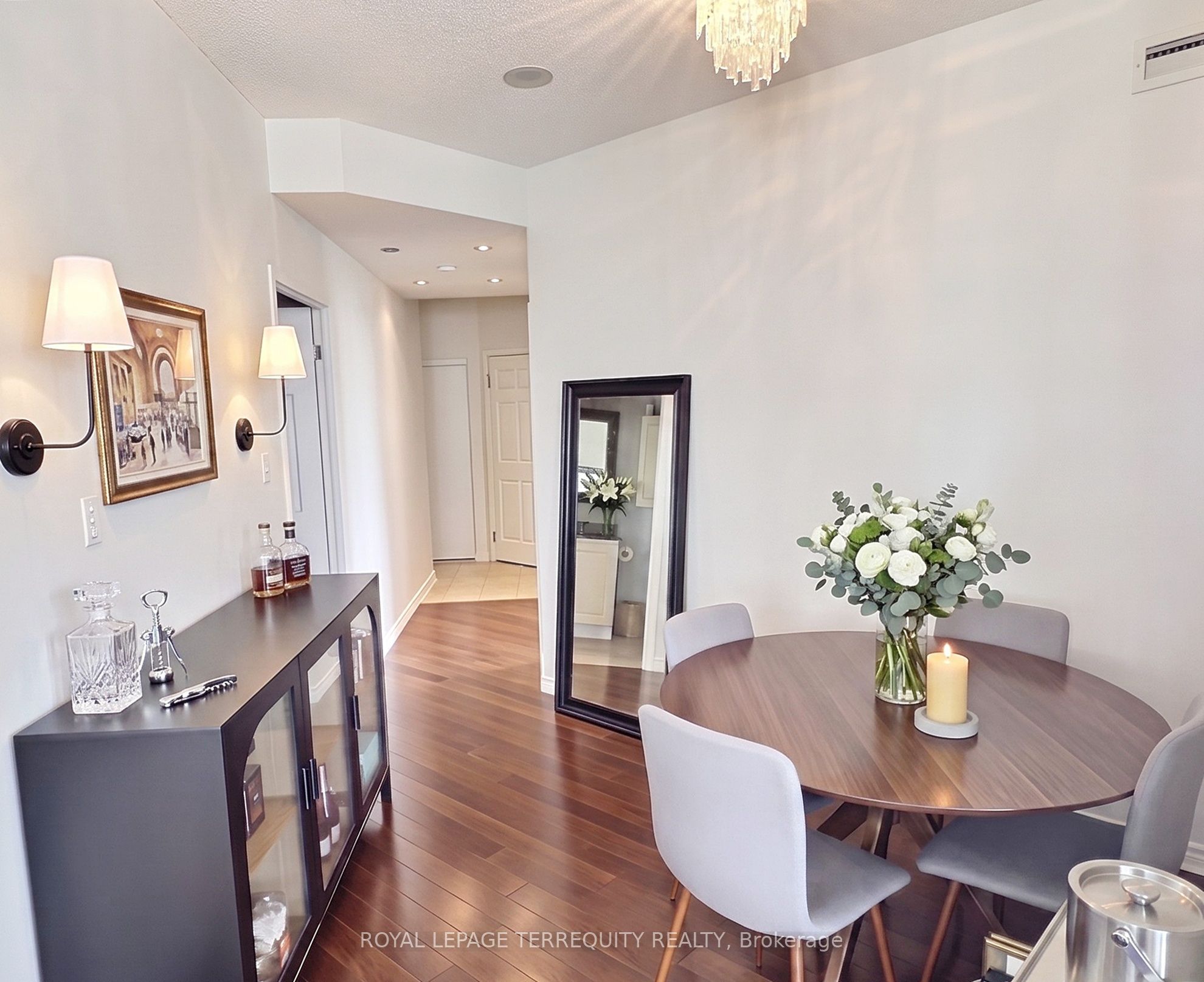 230 Queens Quay W 1812, Toronto, ON M5J 2Y7 photo 5