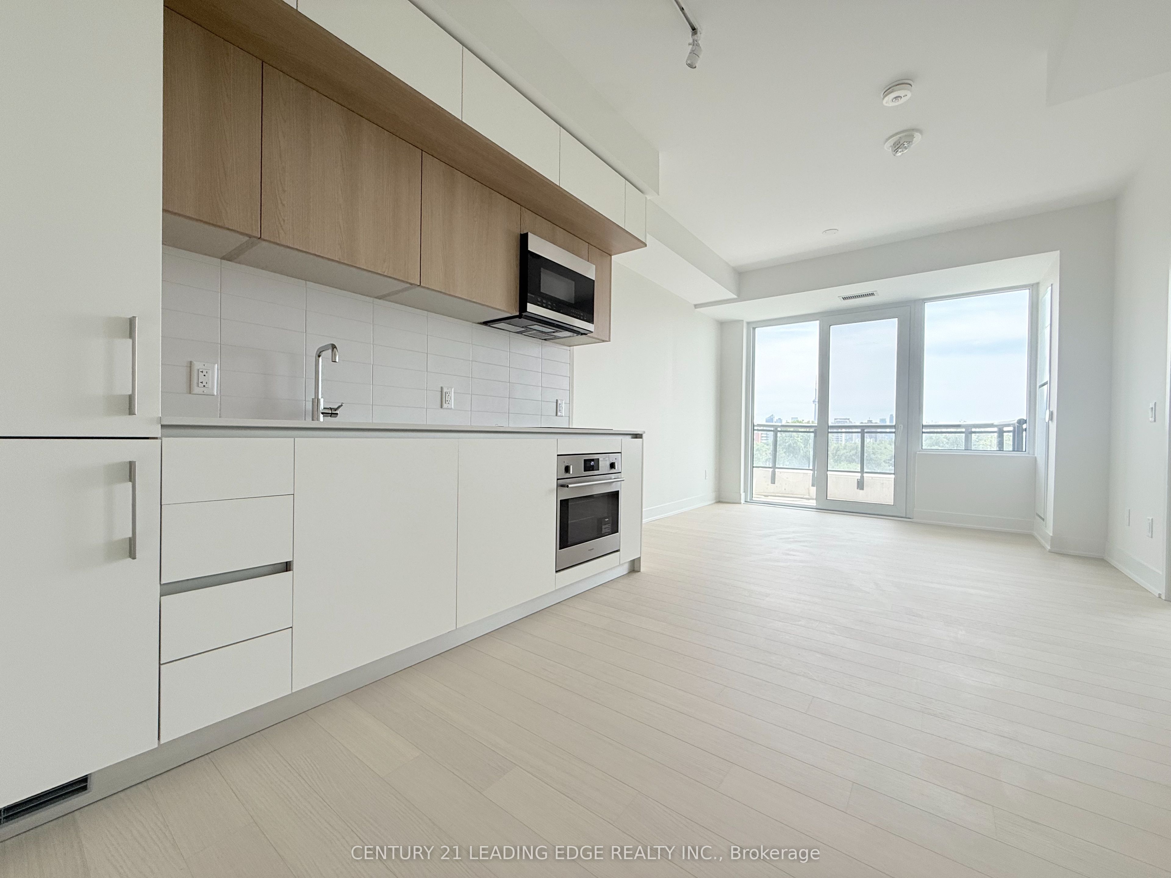 322 Dupont Street 706, Toronto, ON M5R 0E3 photo 2