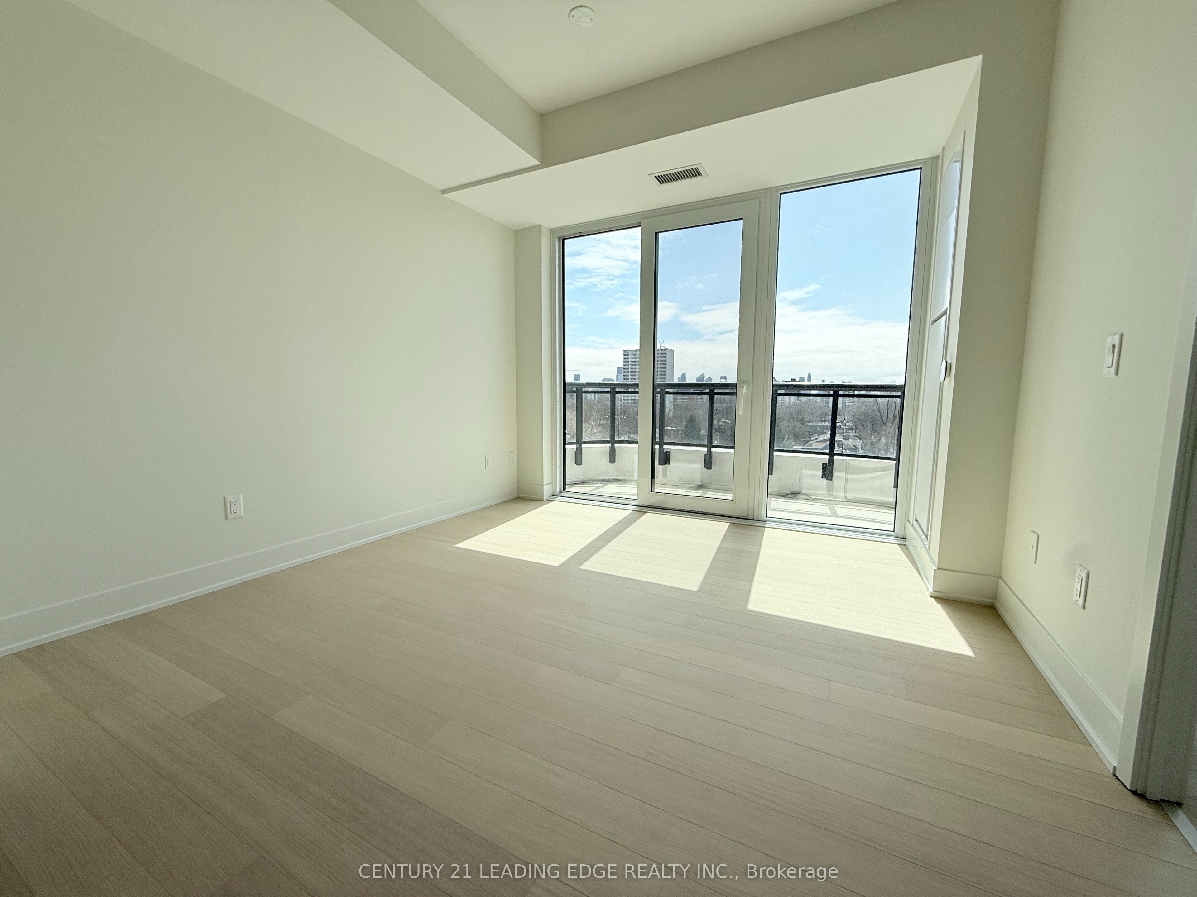 322 Dupont Street 706, Toronto, ON M5R 0E3 photo 3