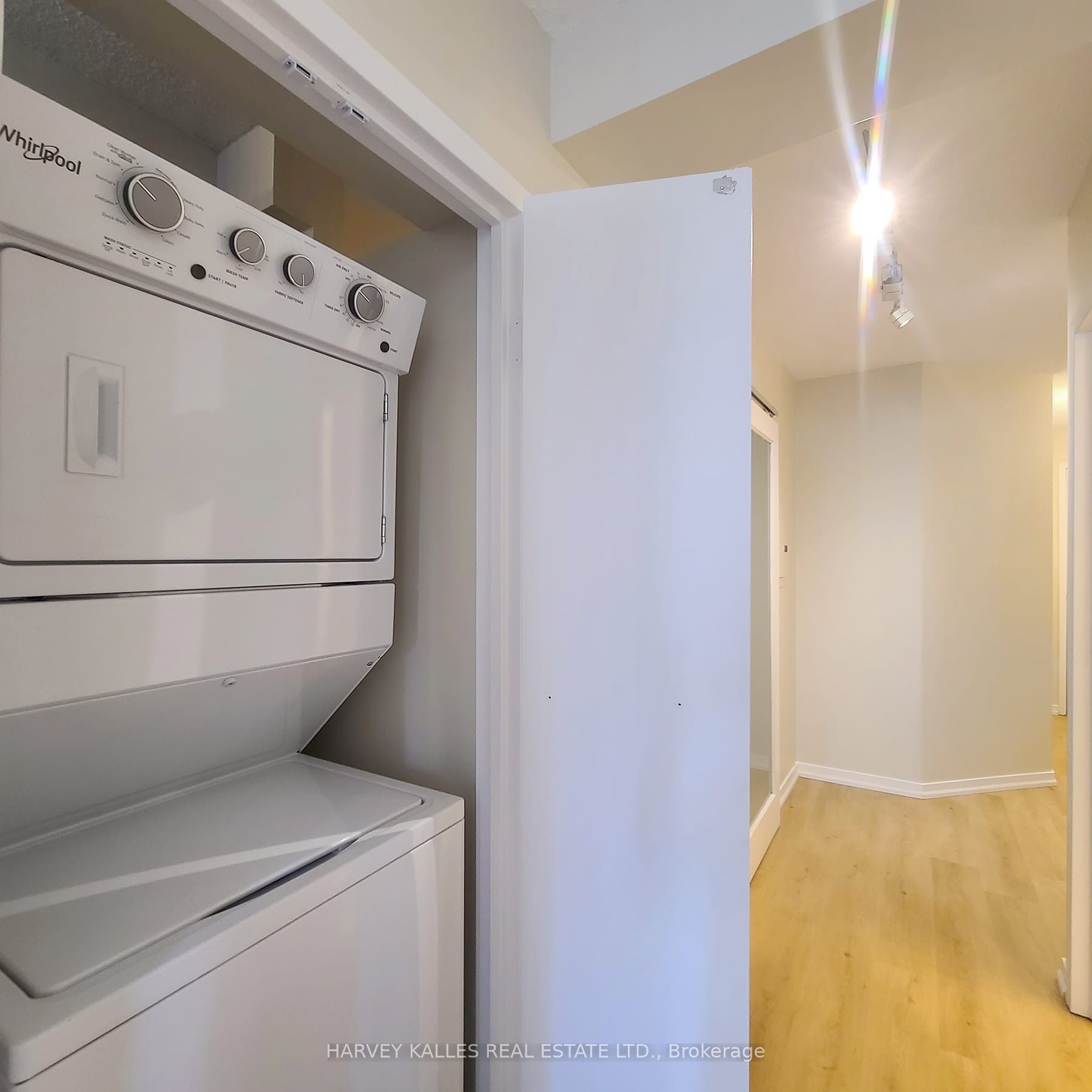 75 Dalhousie Street 504, Toronto, ON M5B 2R9 photo 4