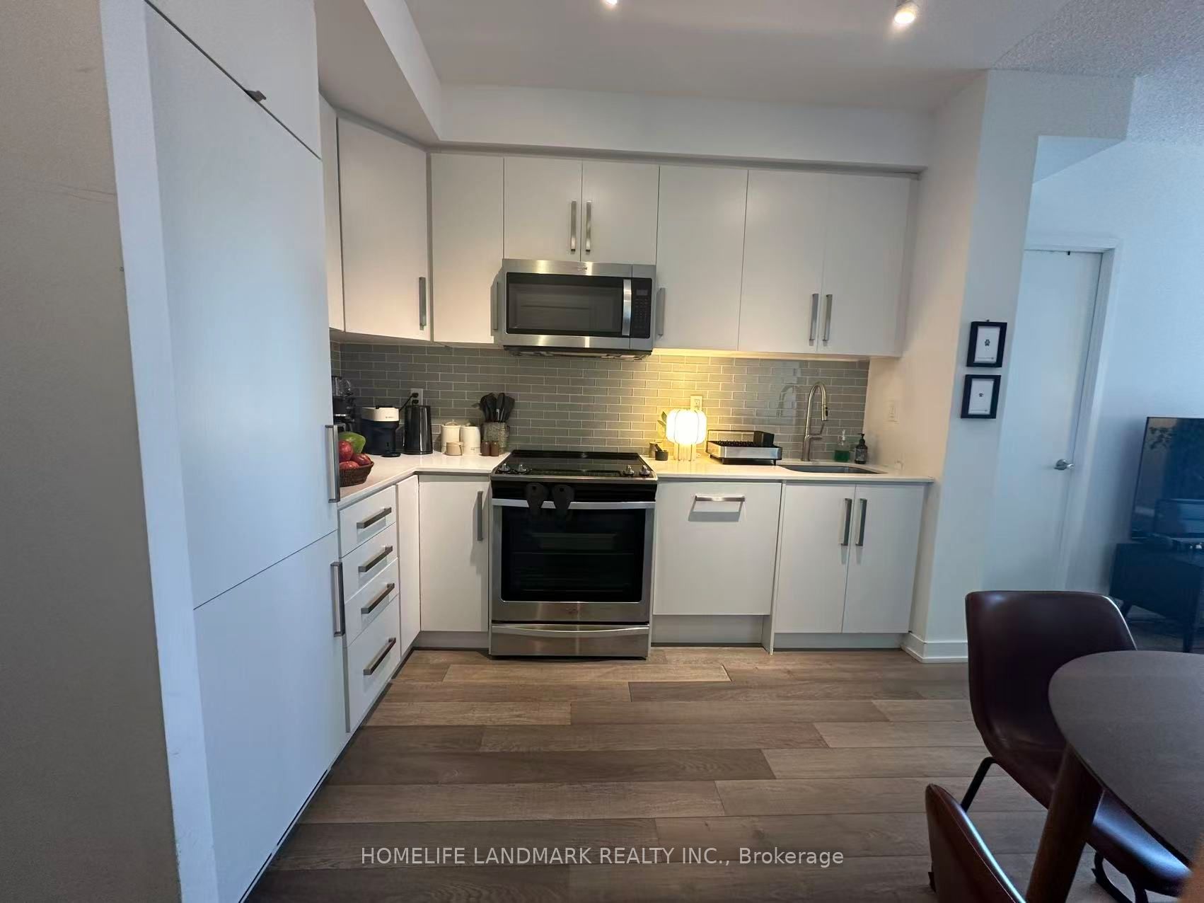 5180 Yonge Street 2807, Toronto, ON M2N 5P6