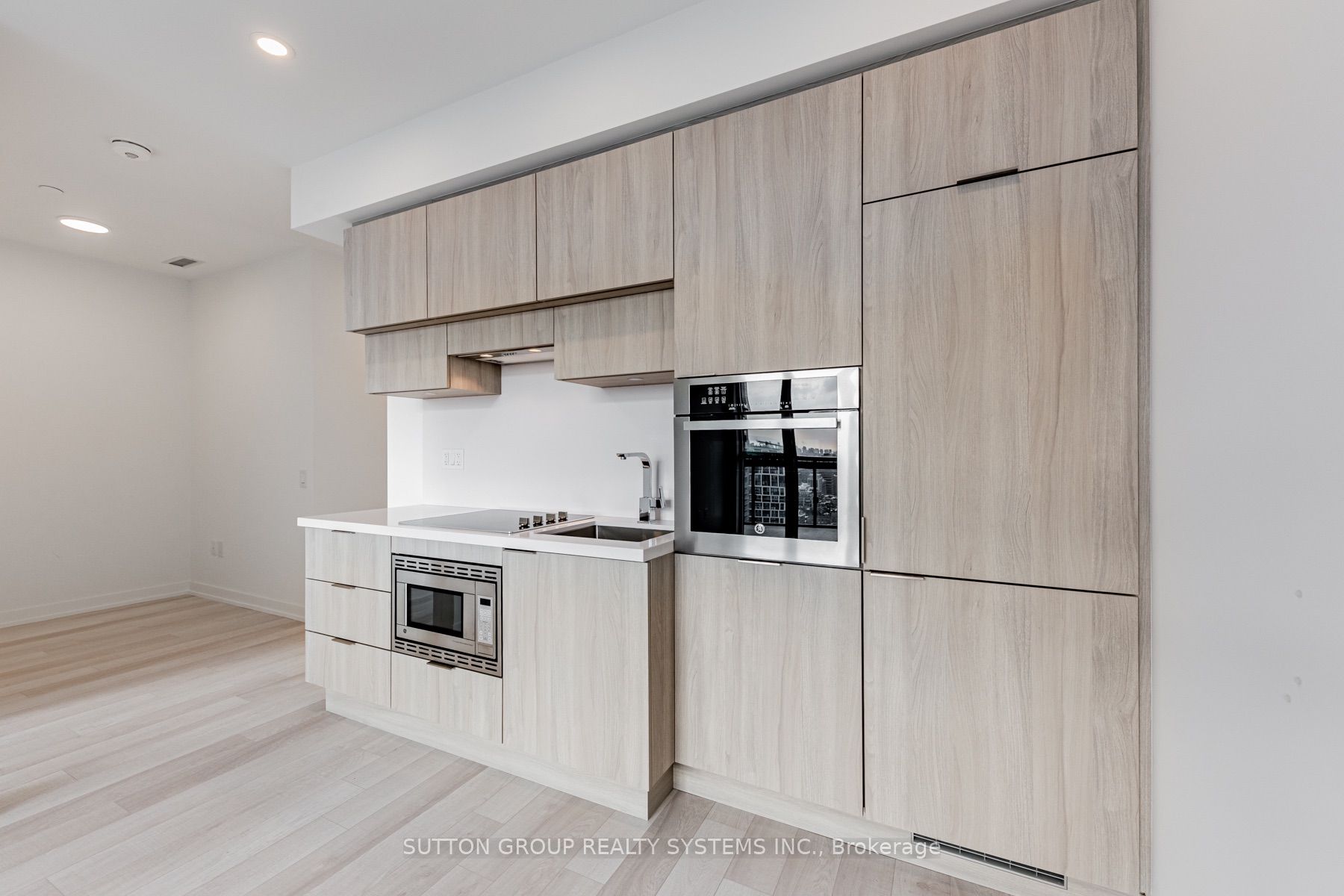 39 Roehampton Avenue, Toronto, ON M4P 0G1 photo 4