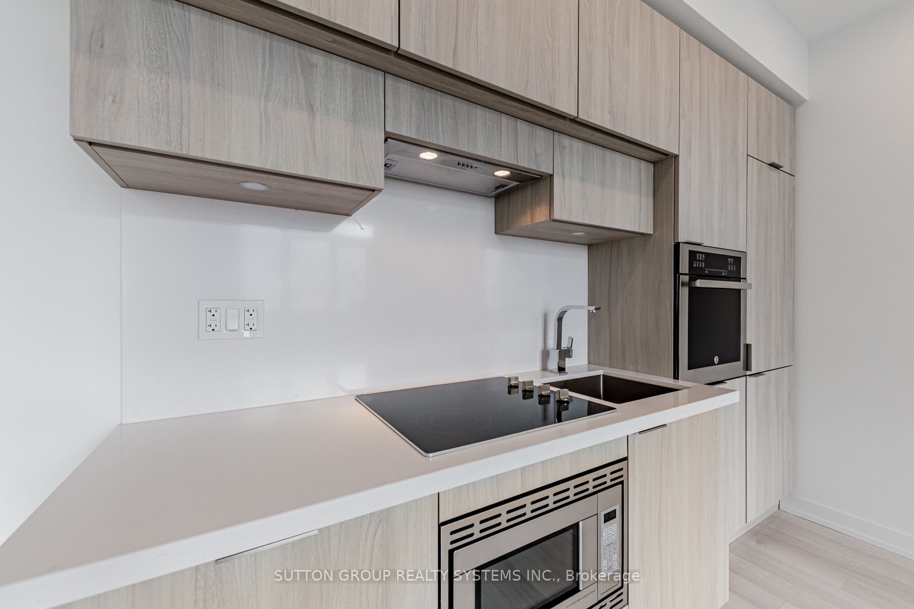 39 Roehampton Avenue, Toronto, ON M4P 0G1 photo 5