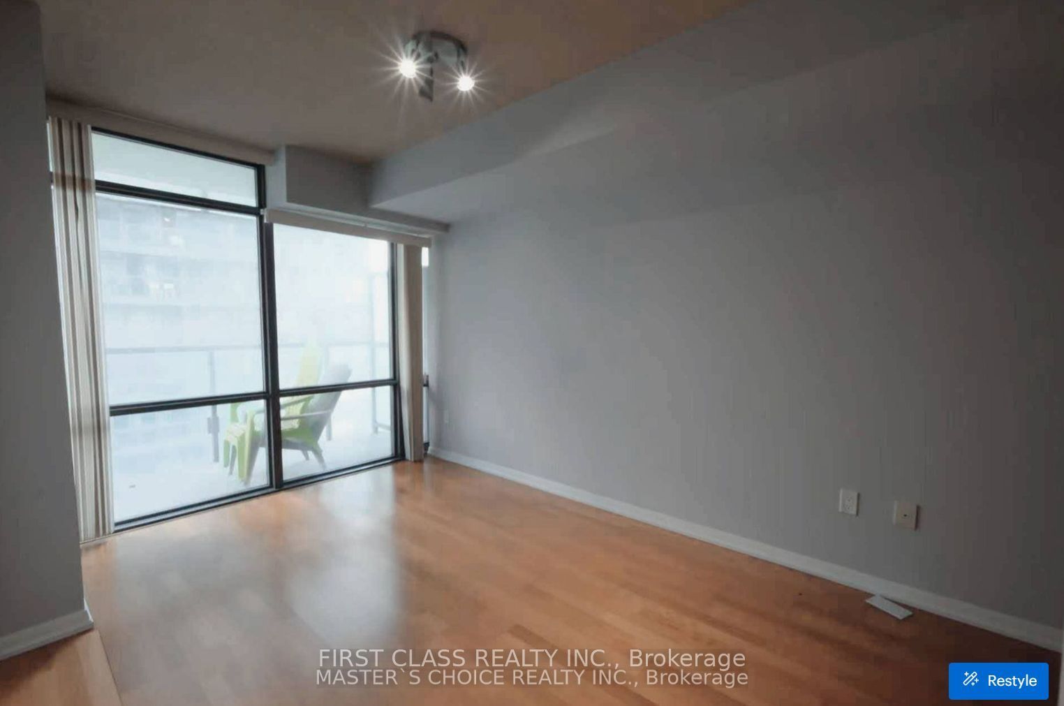 37 Grosvenor Street 709, Toronto, ON M4Y 3G5