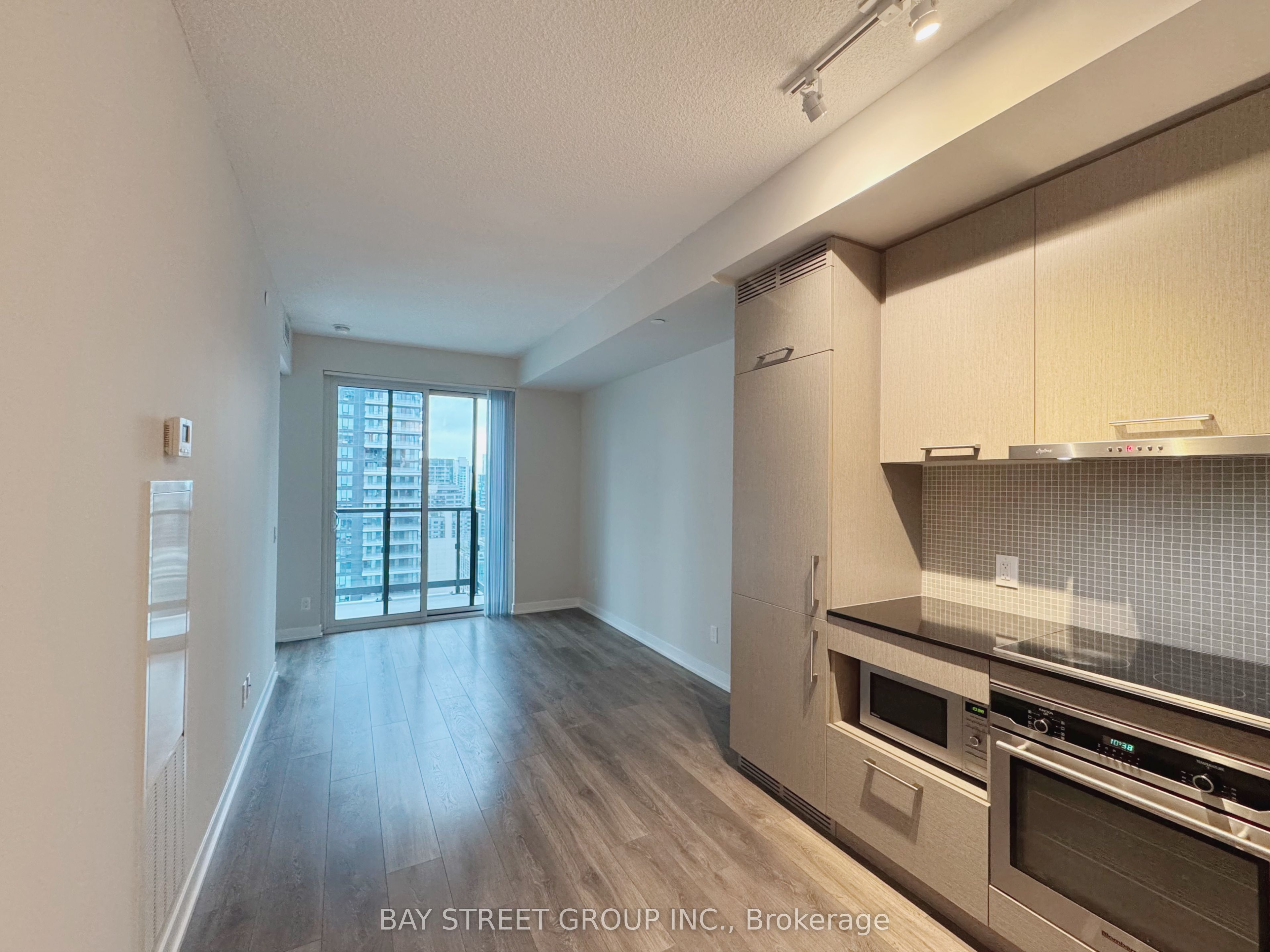 87 Peter Street 2501, Toronto, ON M5V 0P1