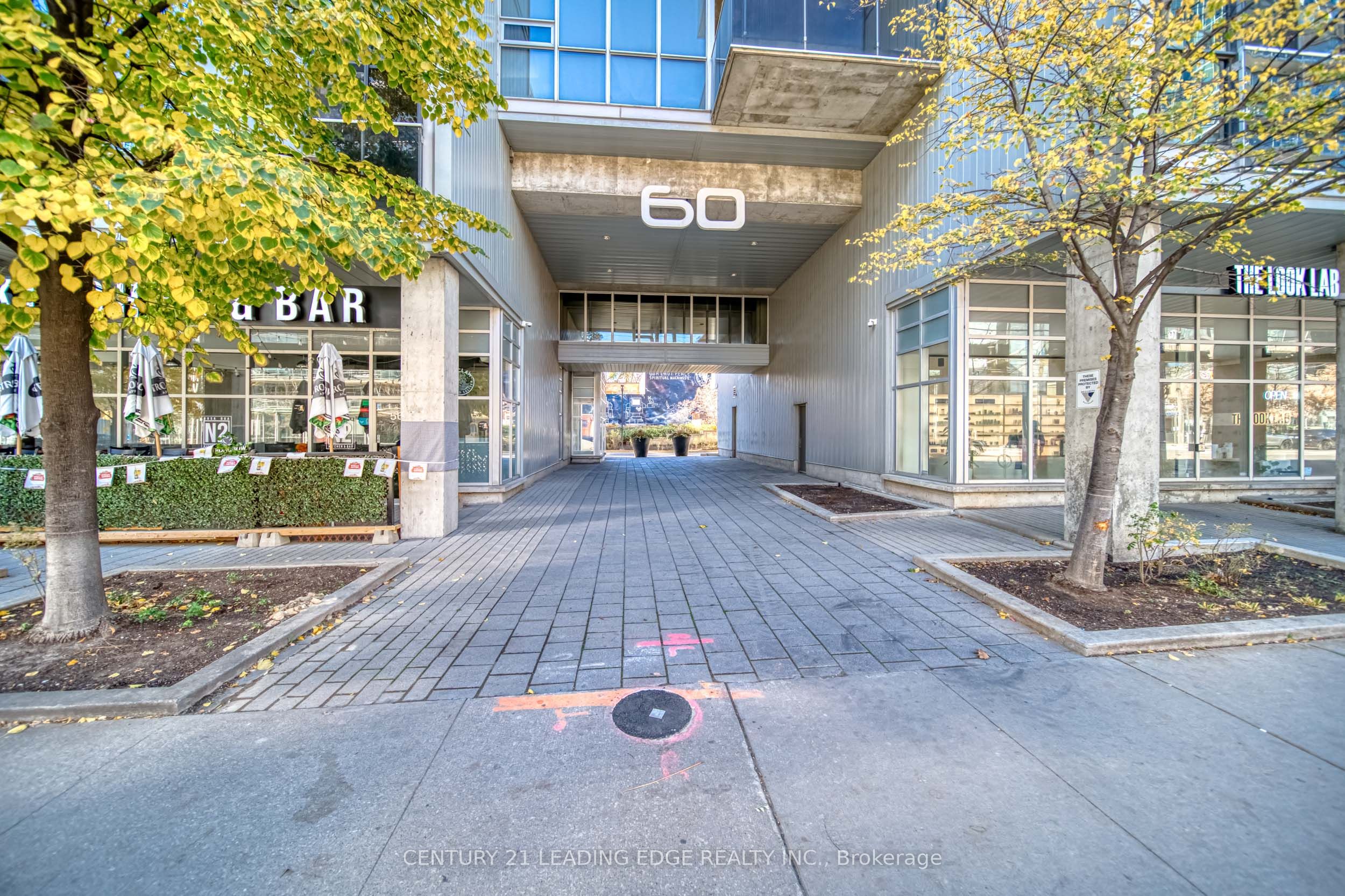 60 Bathurst Street 306, Toronto, ON M5V 2P4 photo 2